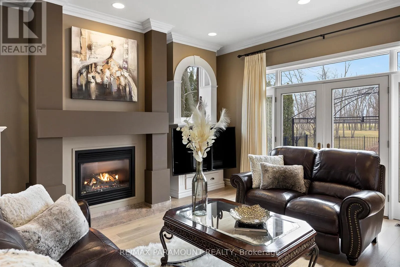 141 CLUBVIEW DRIVE