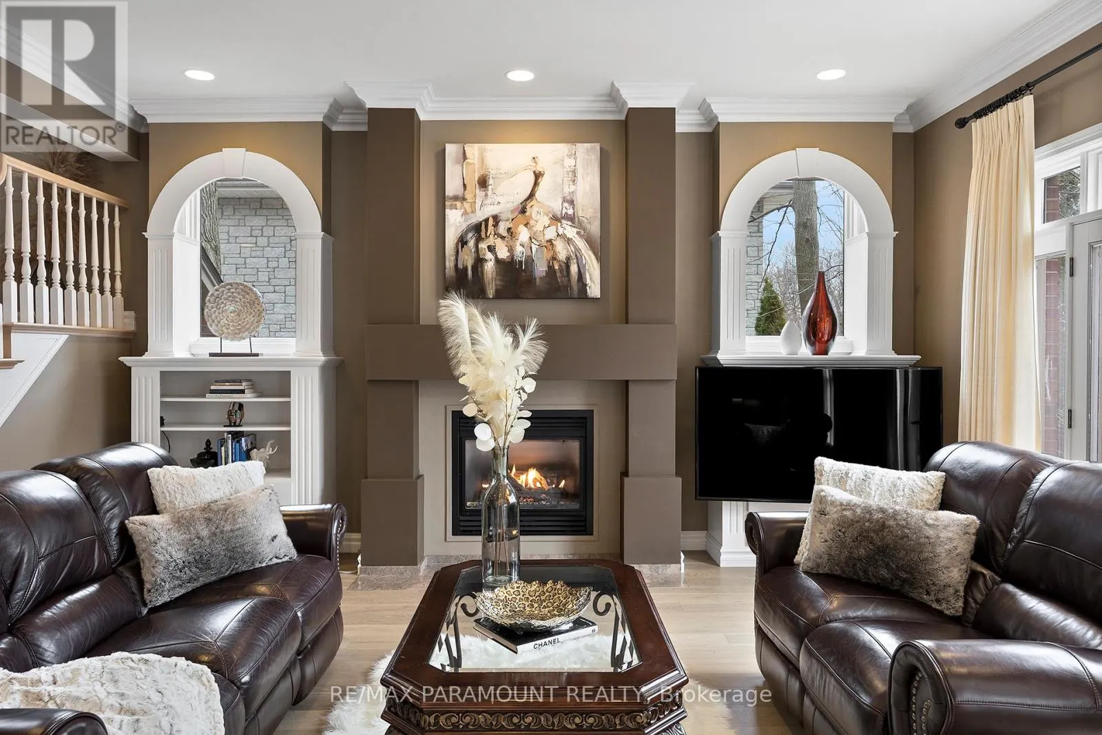 141 CLUBVIEW DRIVE