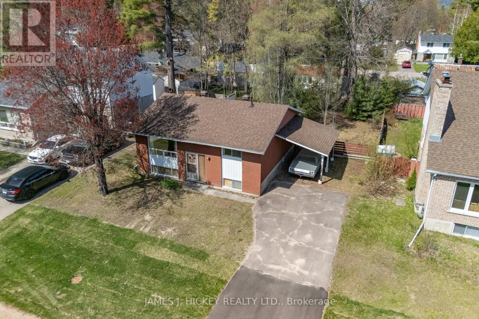 5 HAMMOND COURT