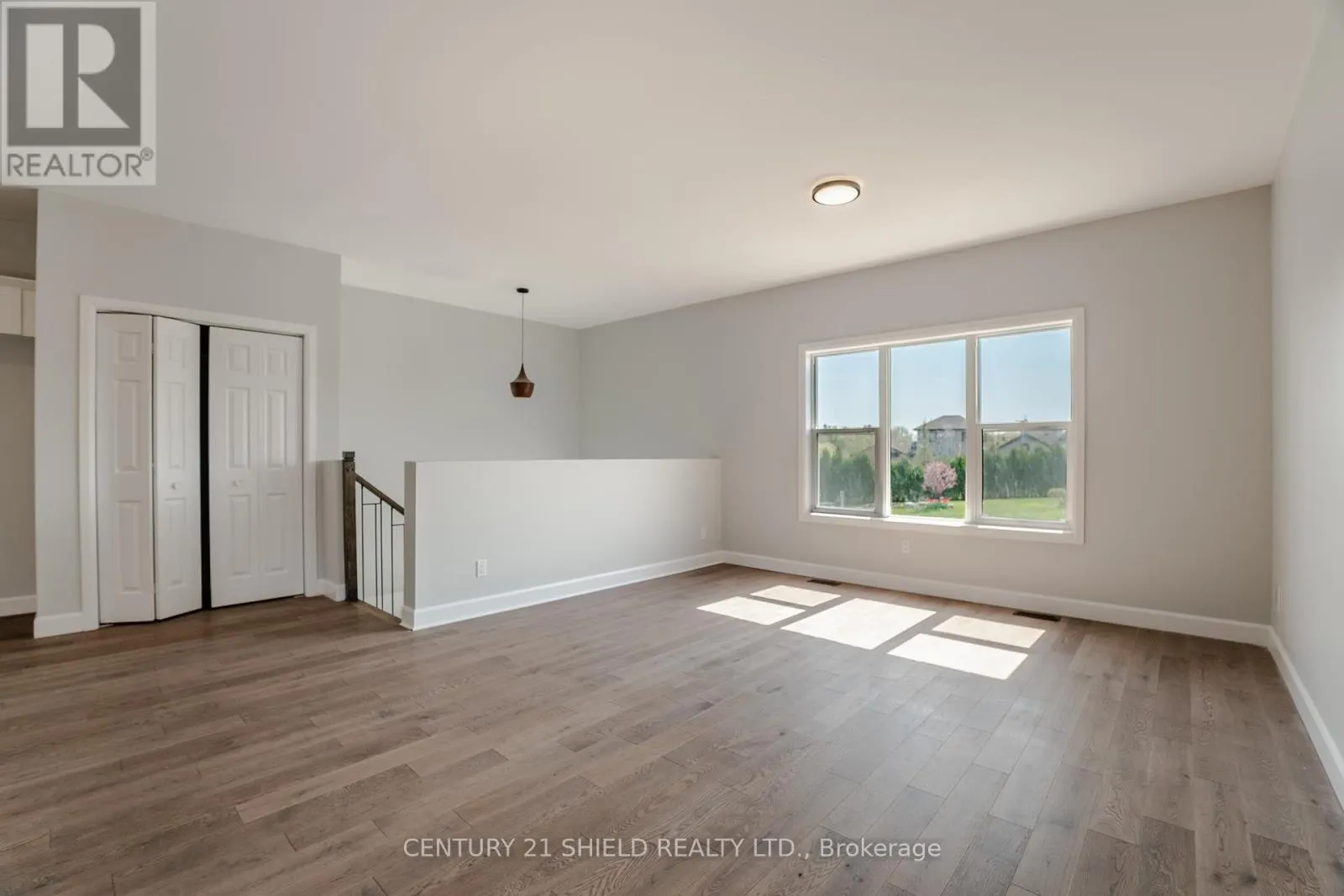 6371 & 6373 MONUMENT WAY