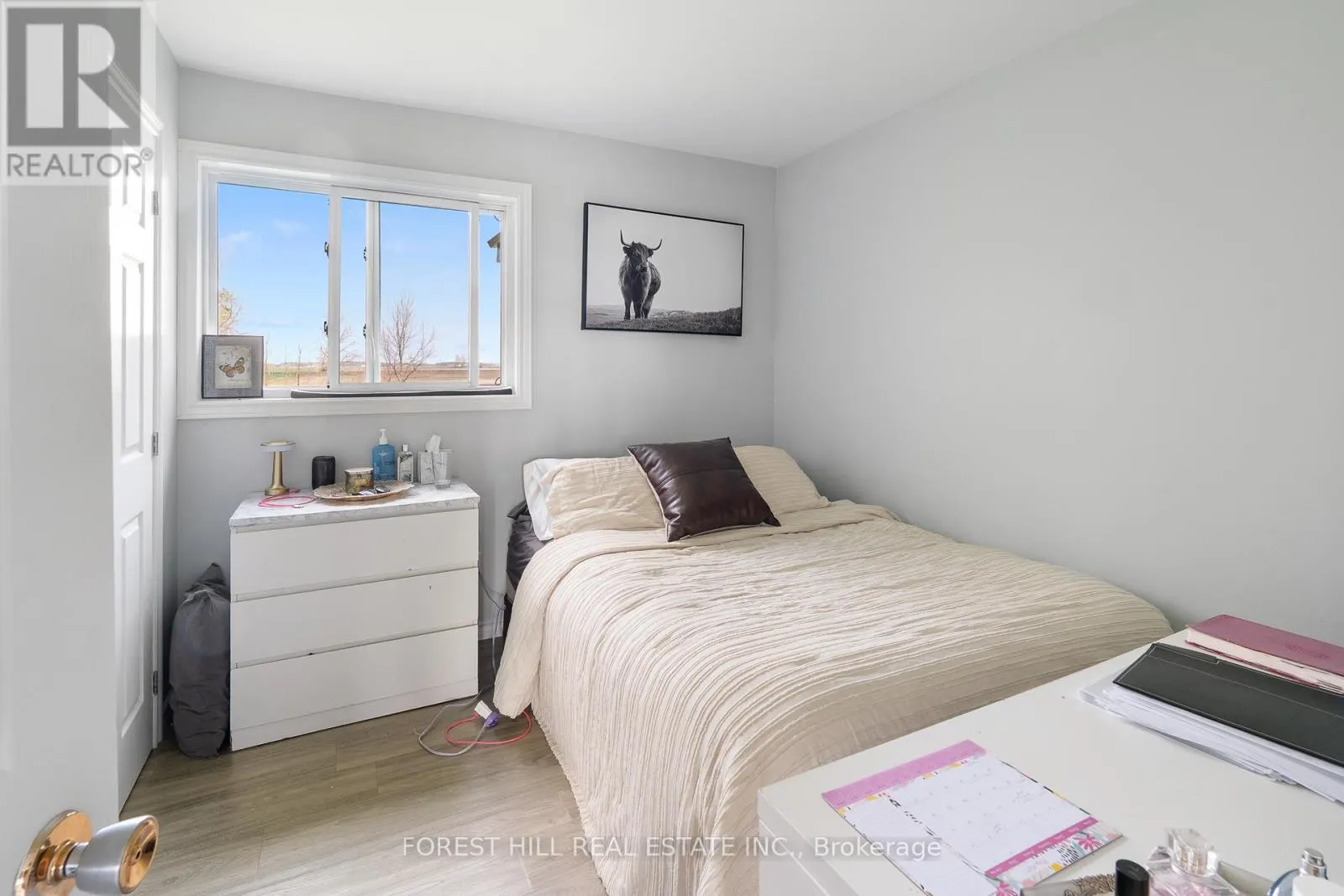 2024 DUFFERIN AVENUE