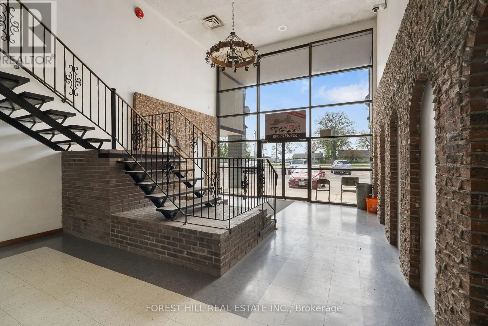 2024 DUFFERIN AVENUE