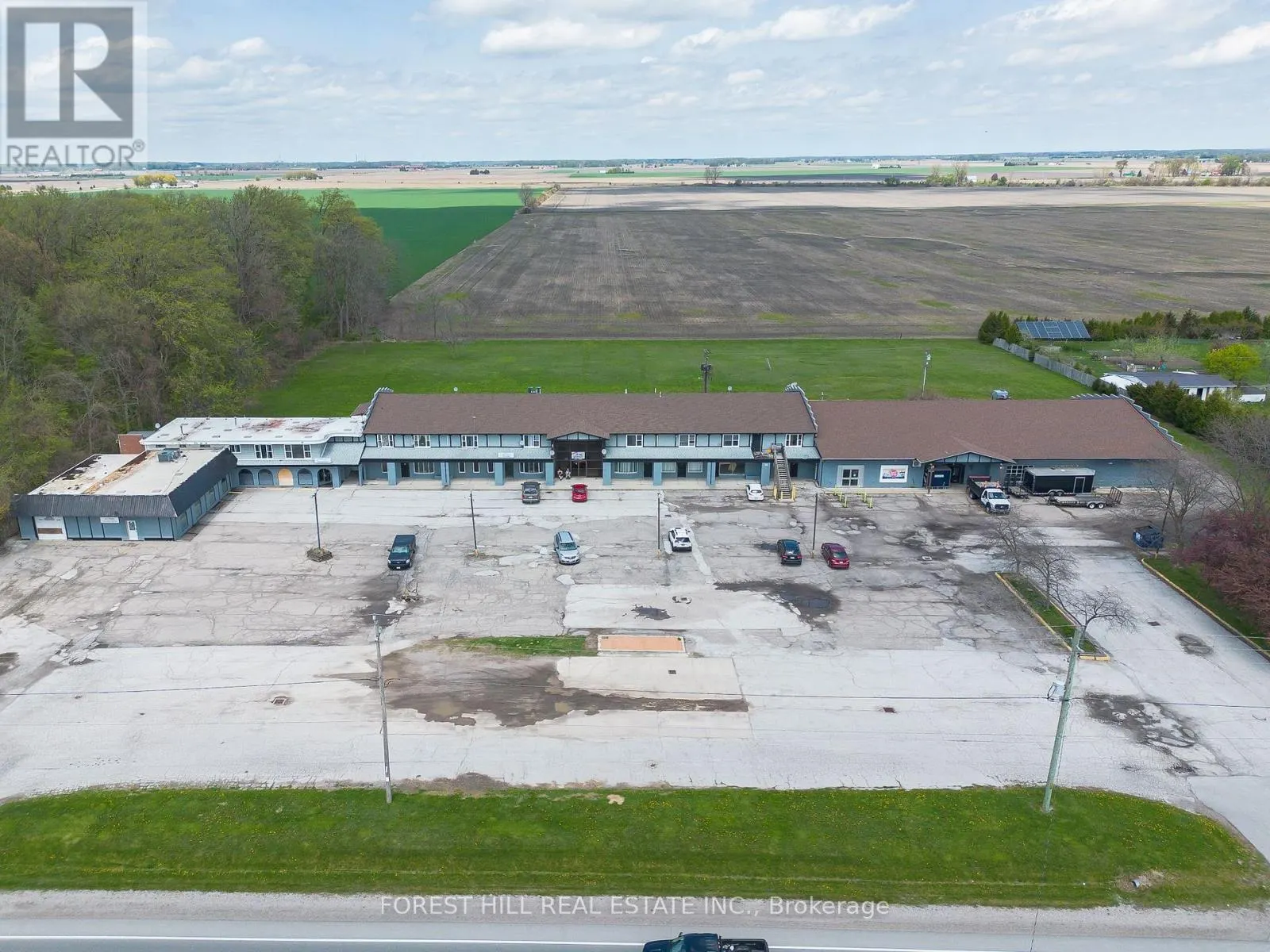 2024 DUFFERIN AVENUE