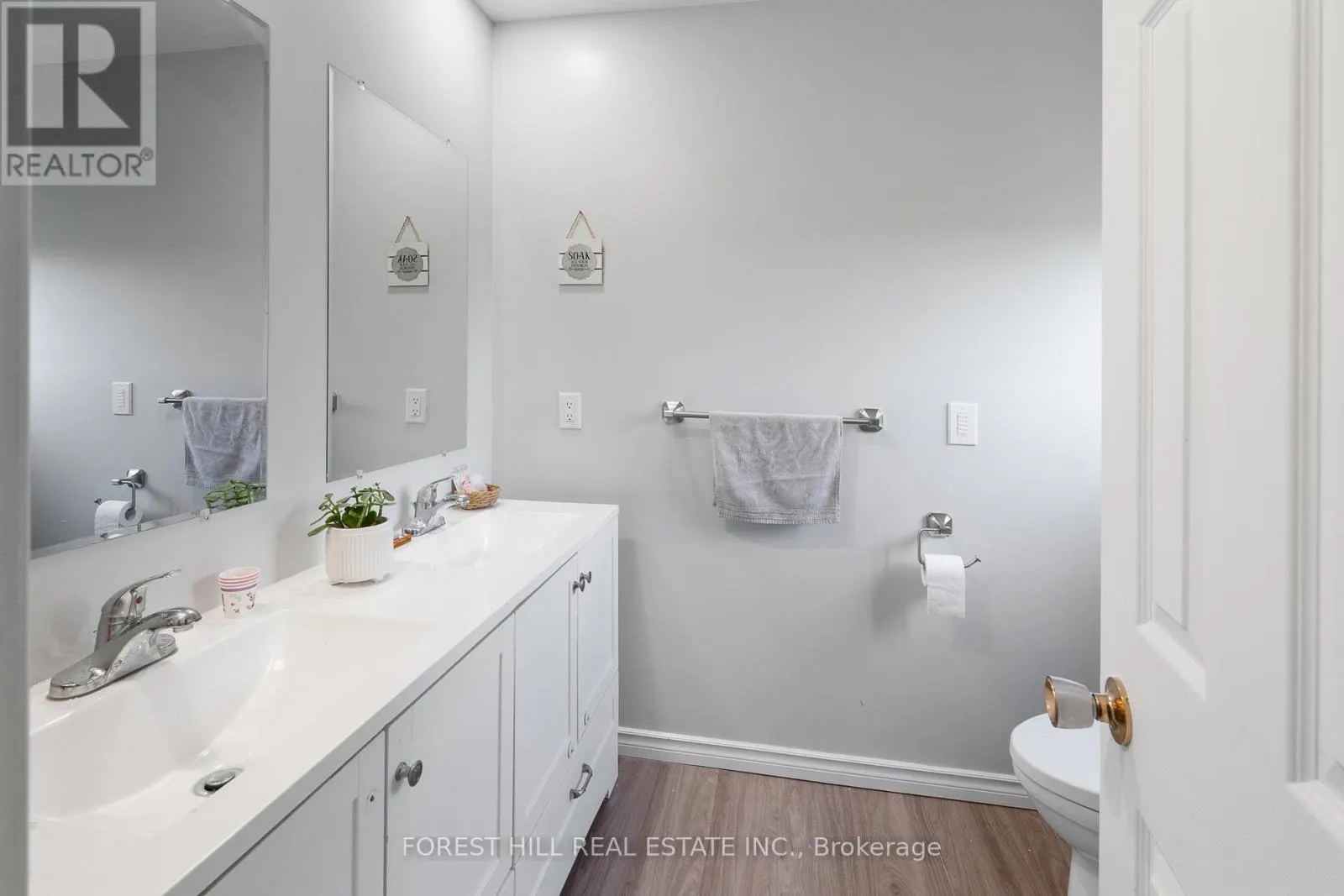 2024 DUFFERIN AVENUE