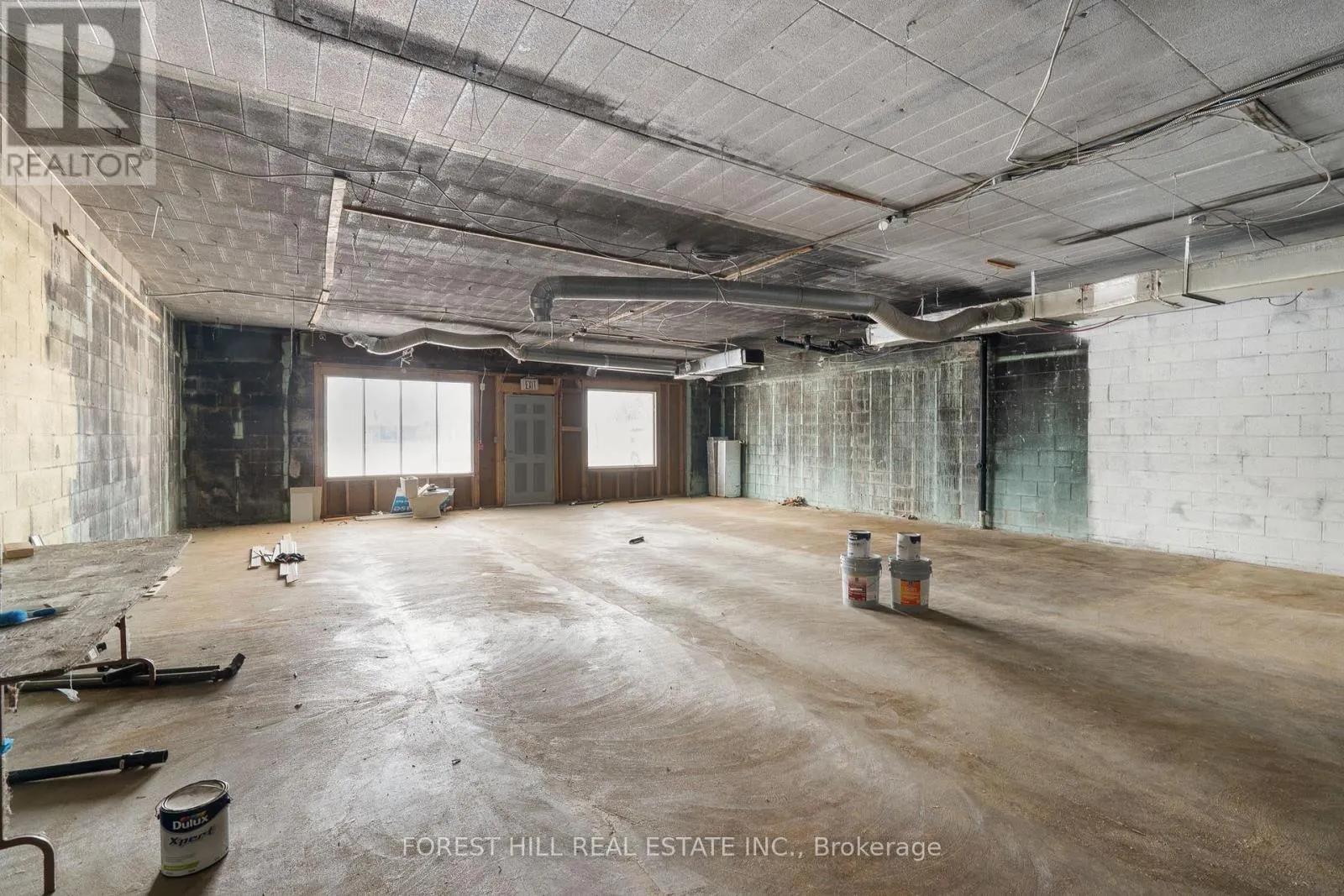 2024 DUFFERIN AVENUE