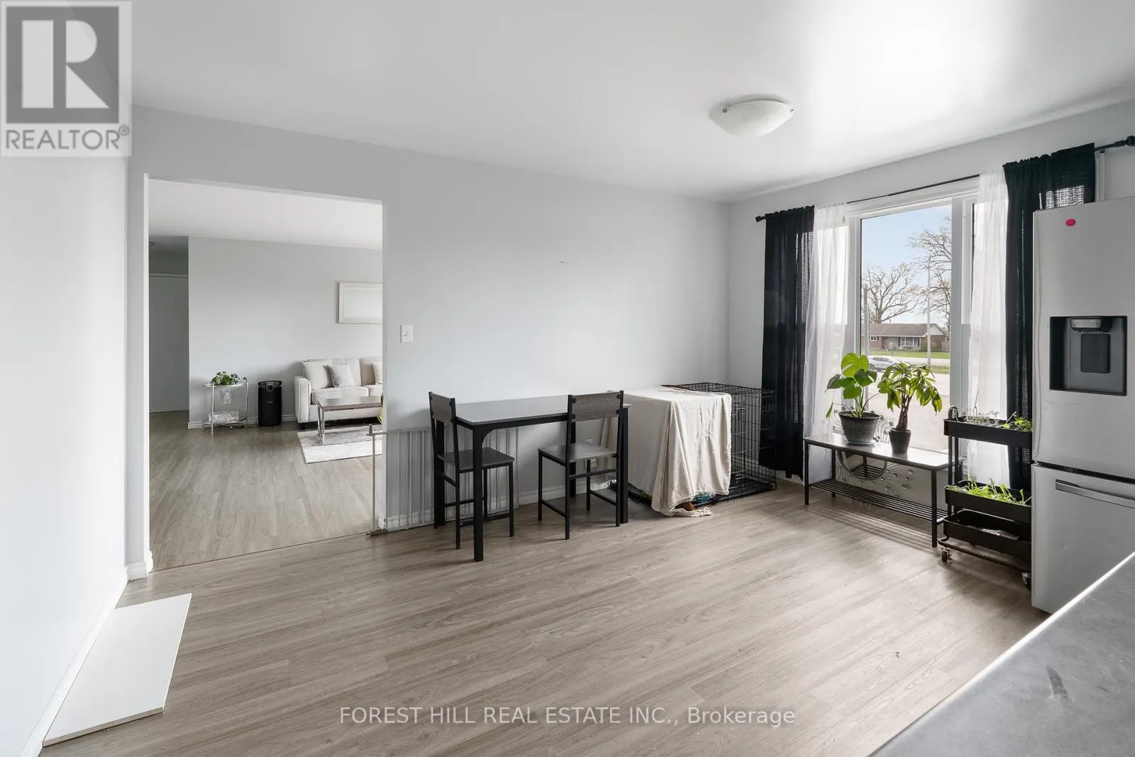 2024 DUFFERIN AVENUE