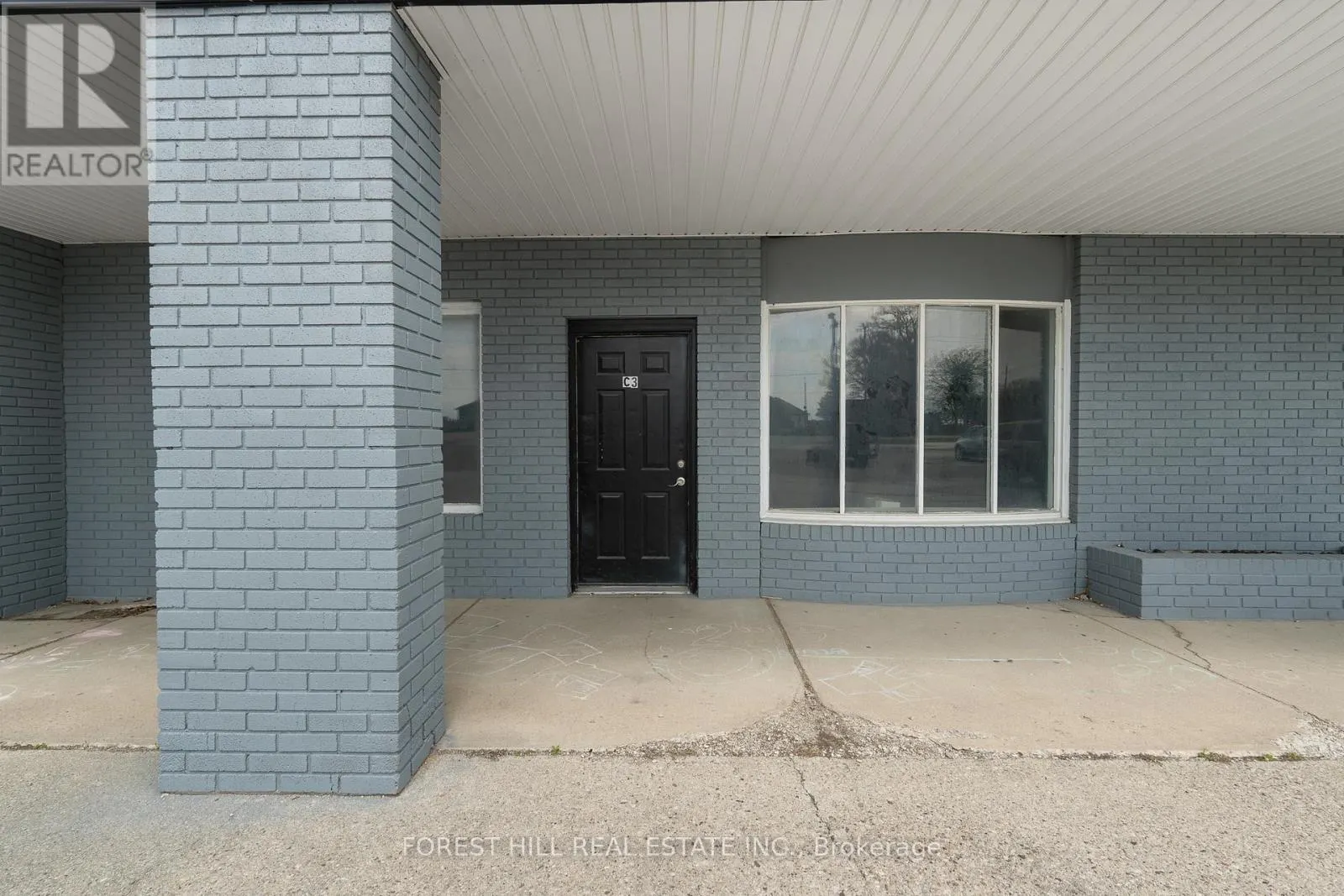 2024 DUFFERIN AVENUE