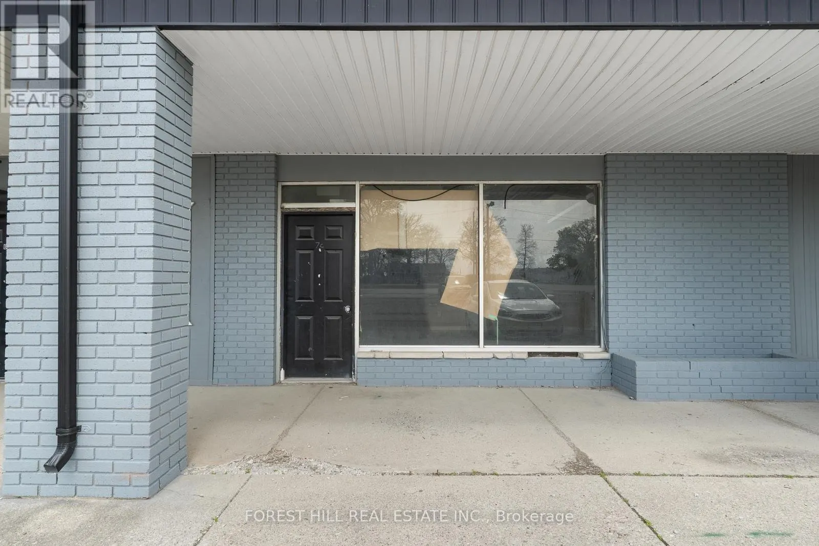 2024 DUFFERIN AVENUE