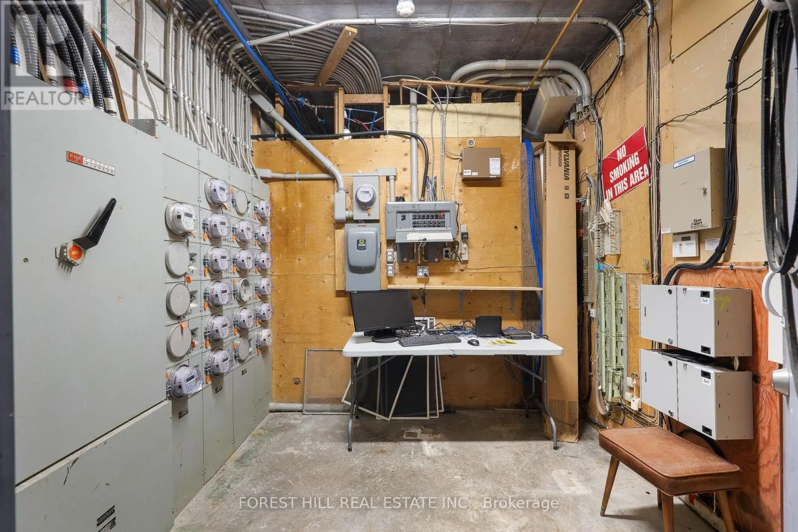 2024 DUFFERIN AVENUE