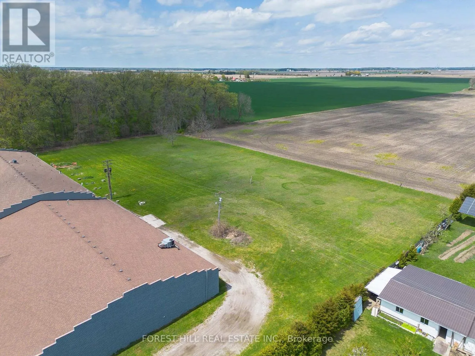 2024 DUFFERIN AVENUE