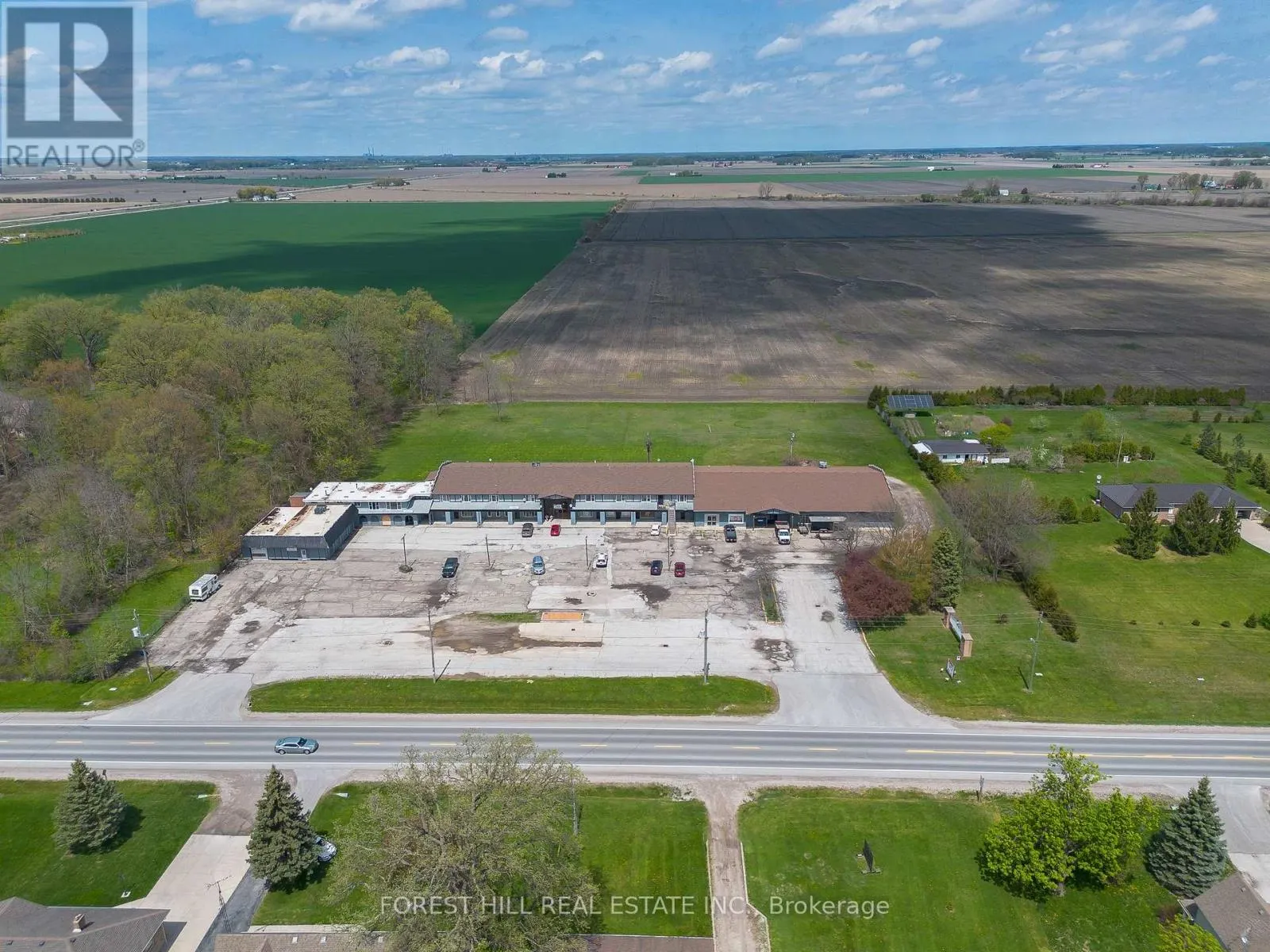 2024 DUFFERIN AVENUE