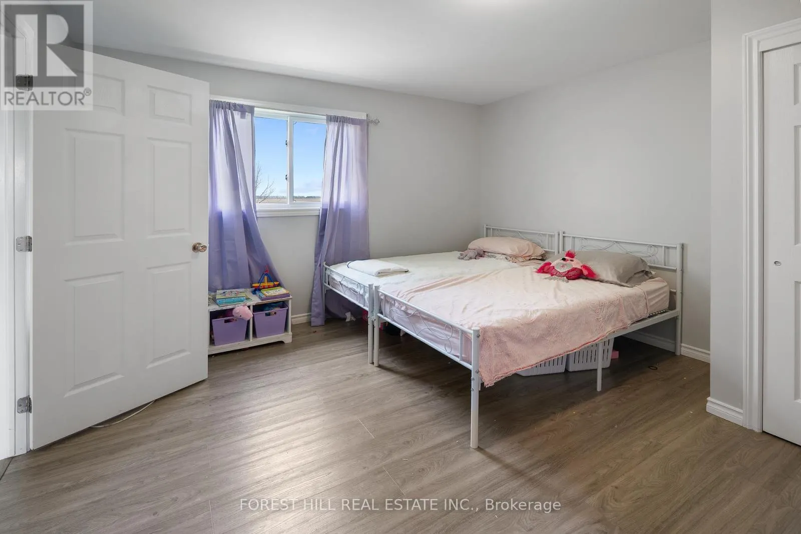 2024 DUFFERIN AVENUE