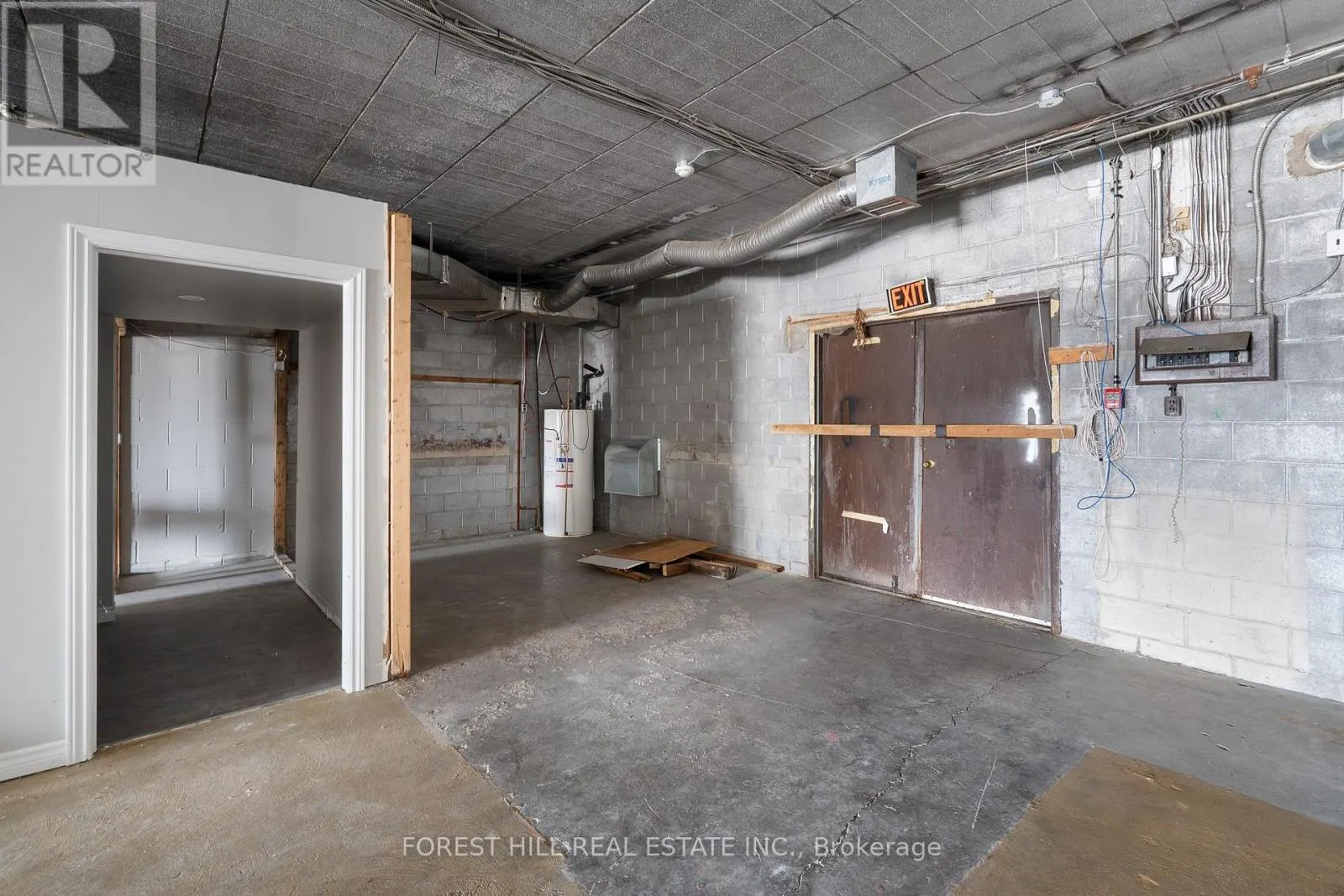 2024 DUFFERIN AVENUE