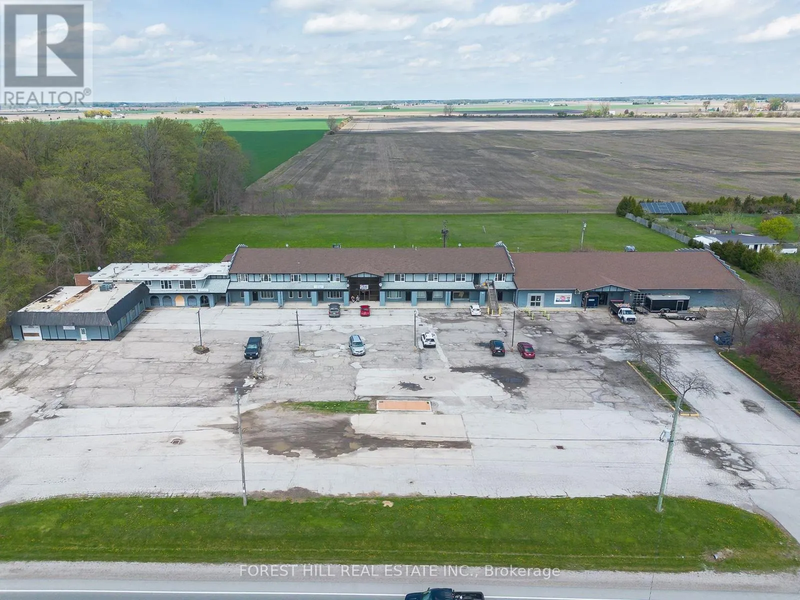 2024 DUFFERIN AVENUE