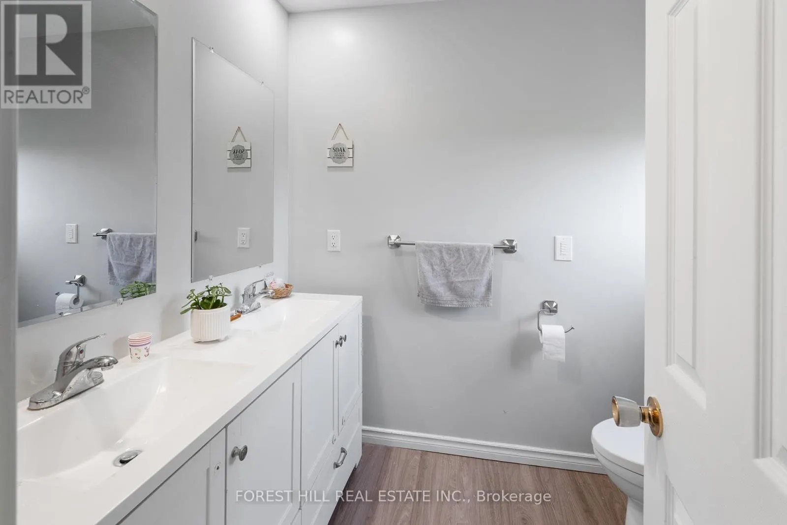 2024 DUFFERIN AVENUE