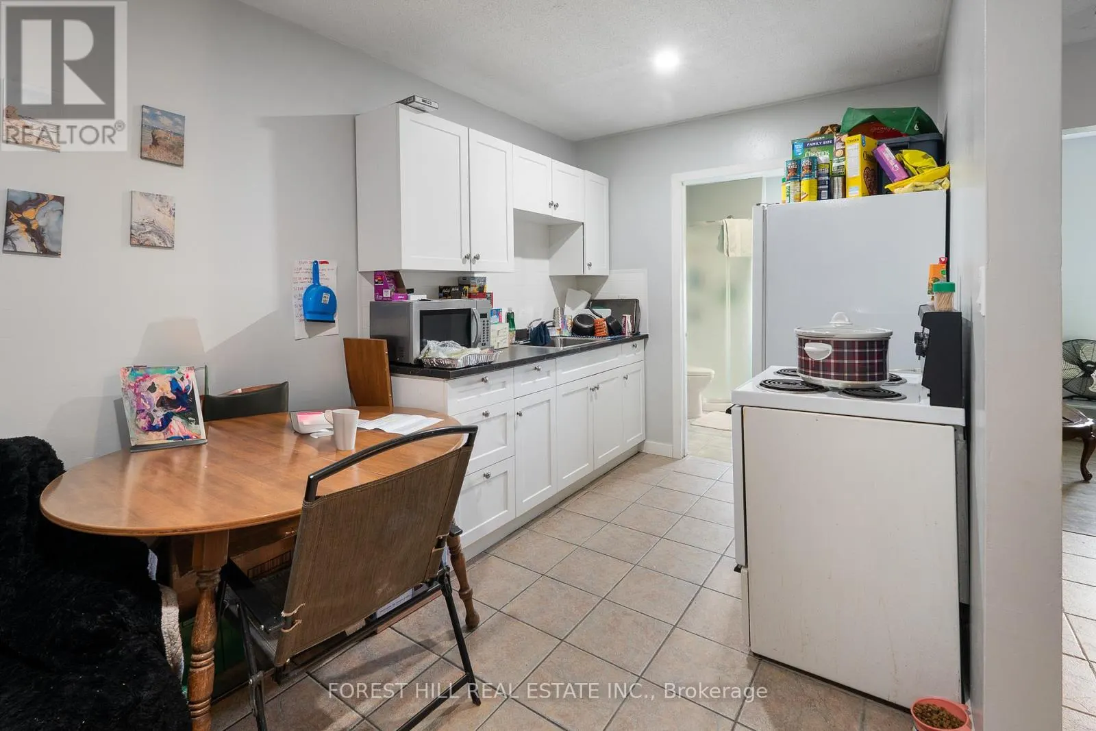 2024 DUFFERIN AVENUE