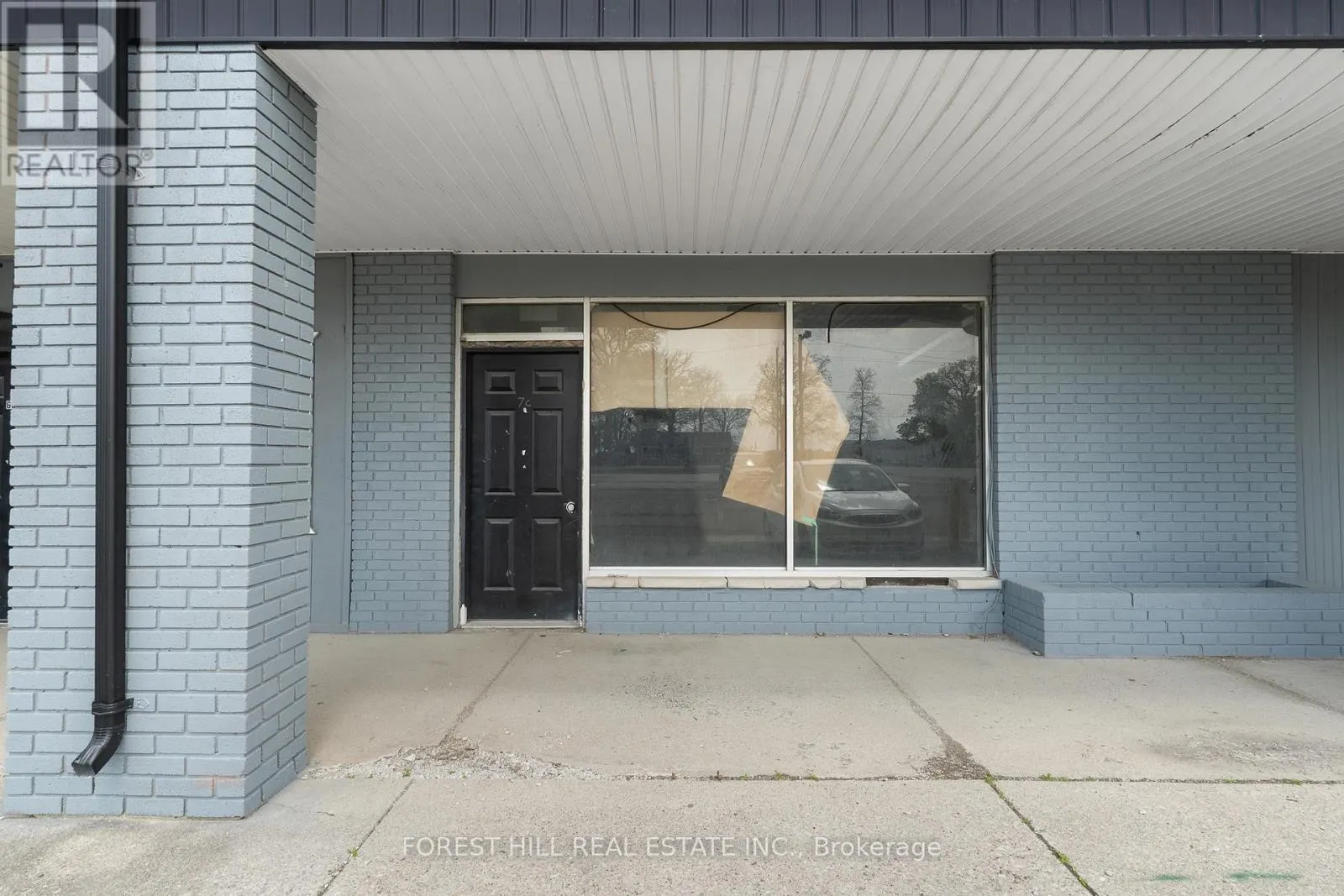 2024 DUFFERIN AVENUE