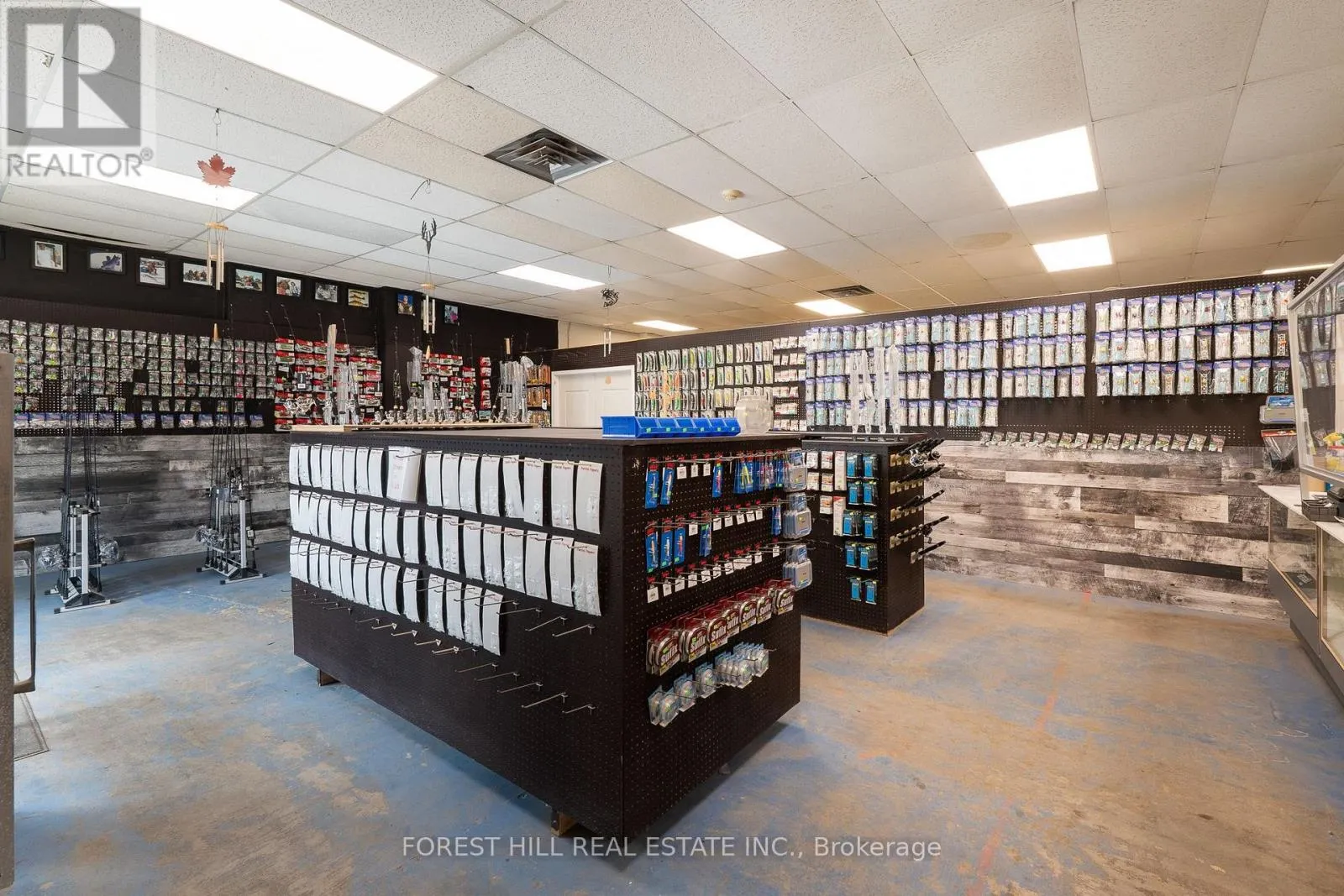 2024 DUFFERIN AVENUE