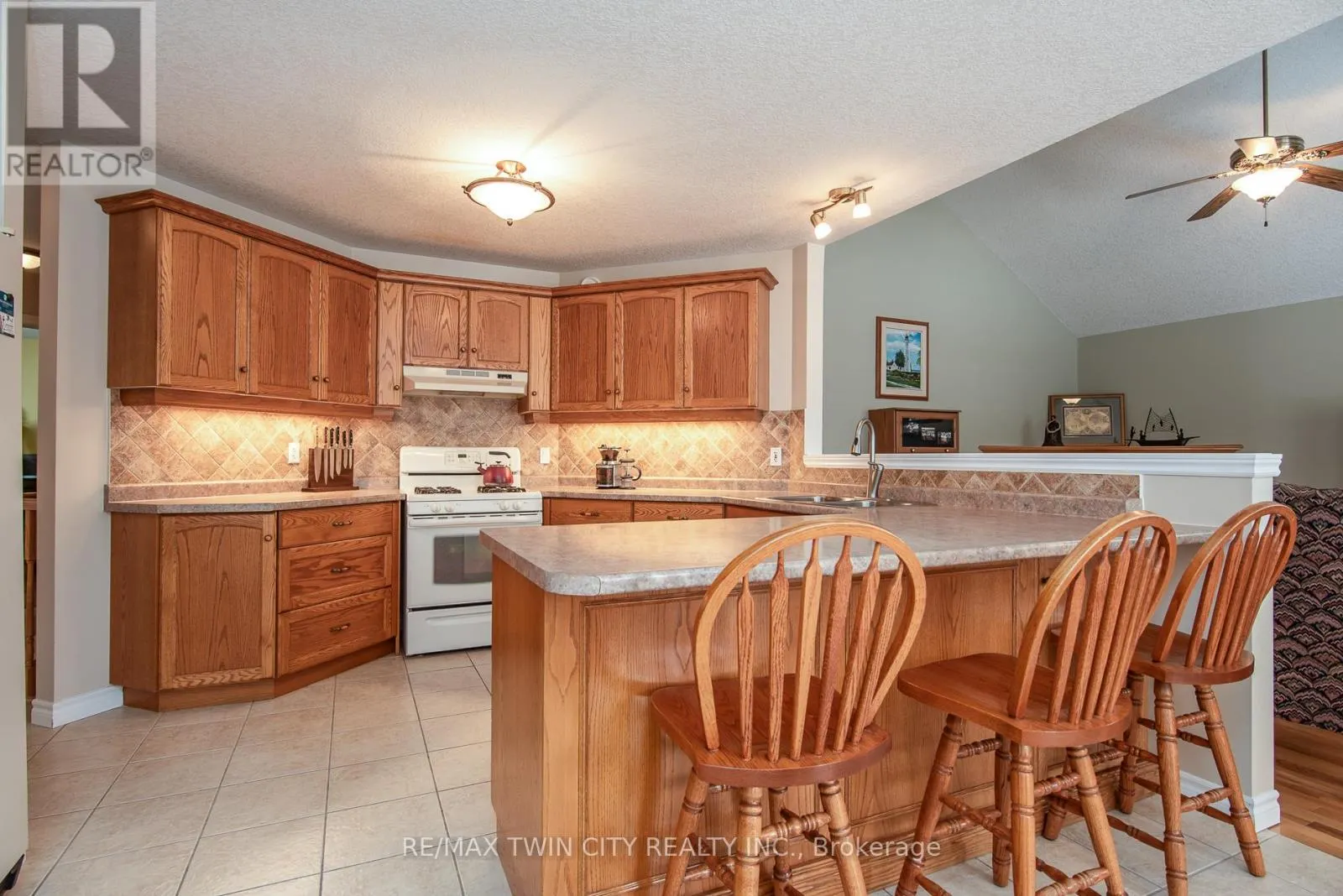 58 ZINKANN CRESCENT