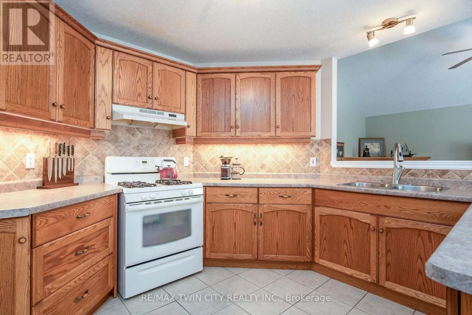 58 ZINKANN CRESCENT