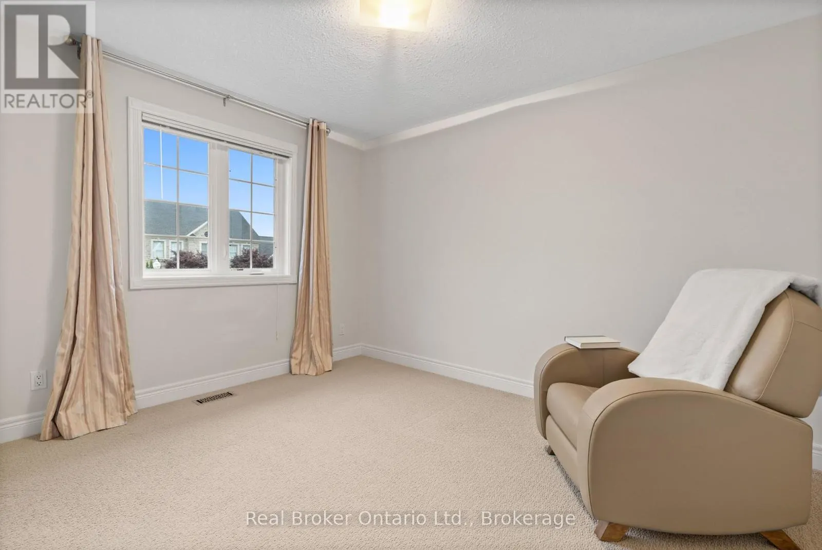 45 PIONEER TOWER CRESCENT