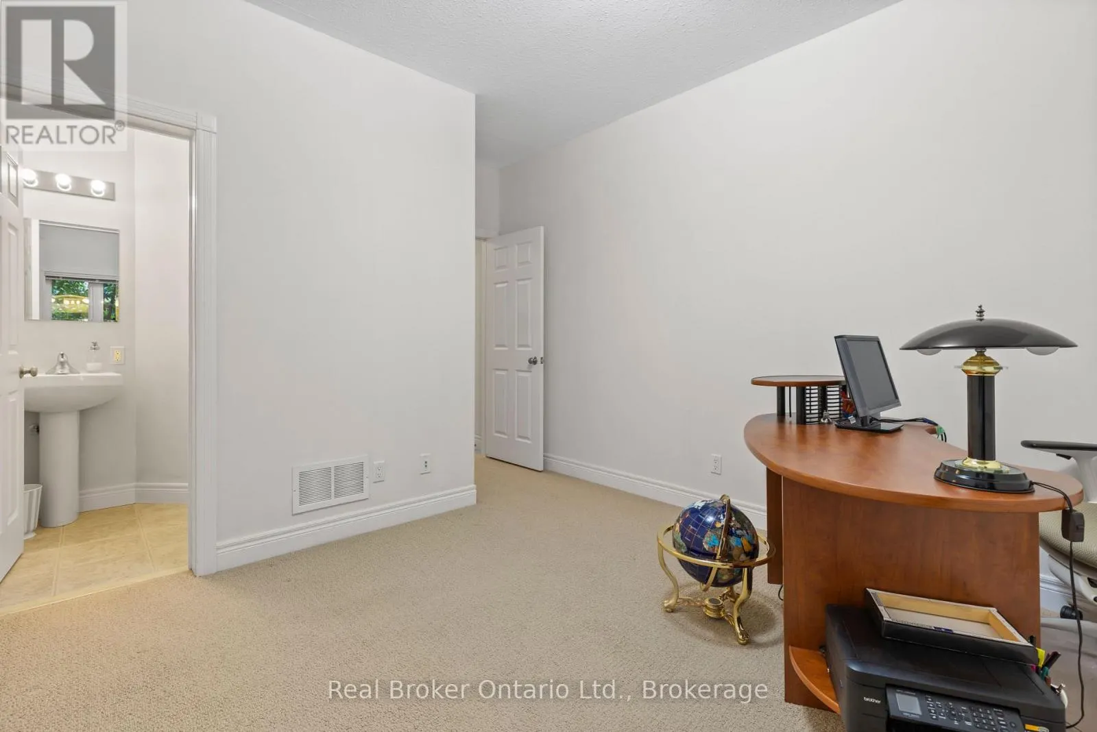 45 PIONEER TOWER CRESCENT