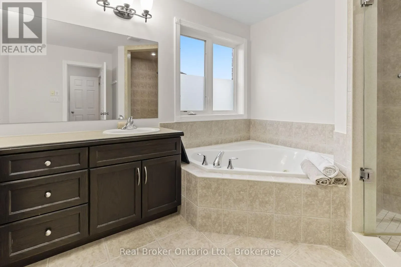 45 PIONEER TOWER CRESCENT