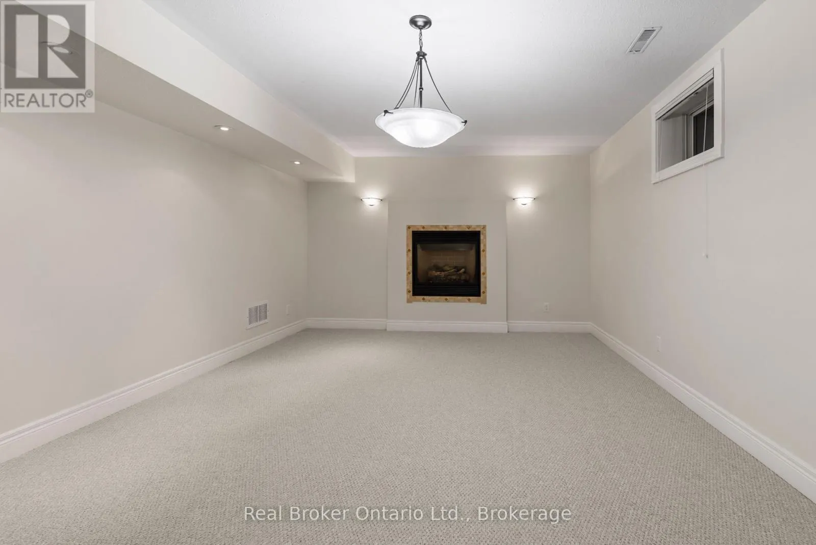 45 PIONEER TOWER CRESCENT