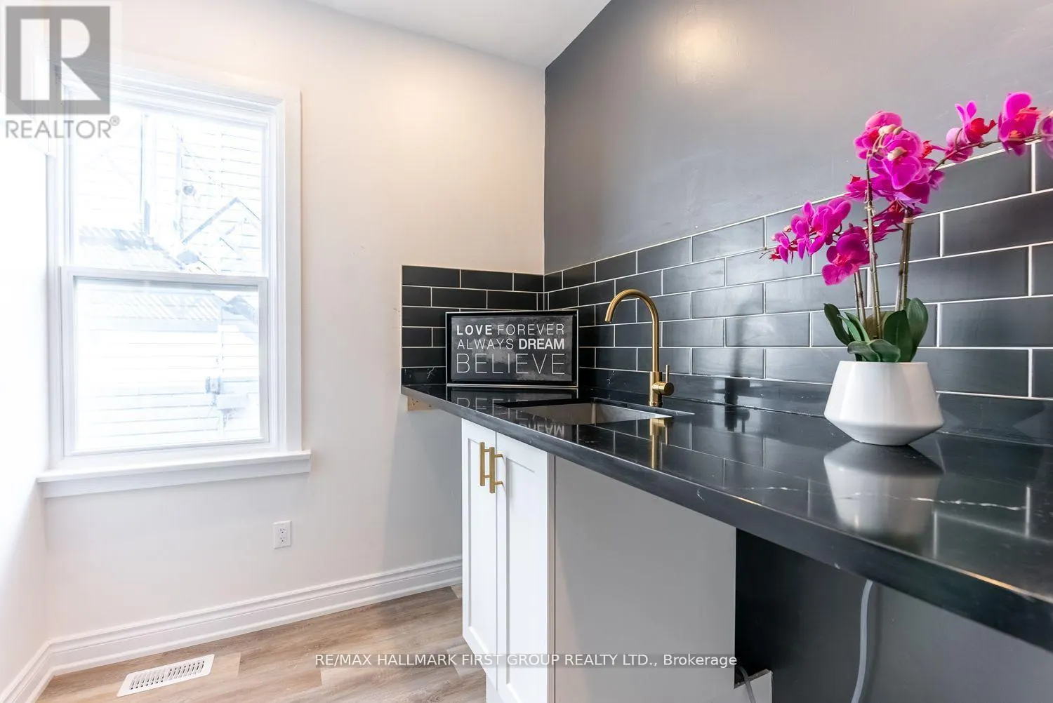 53 QUEENSTON STREET