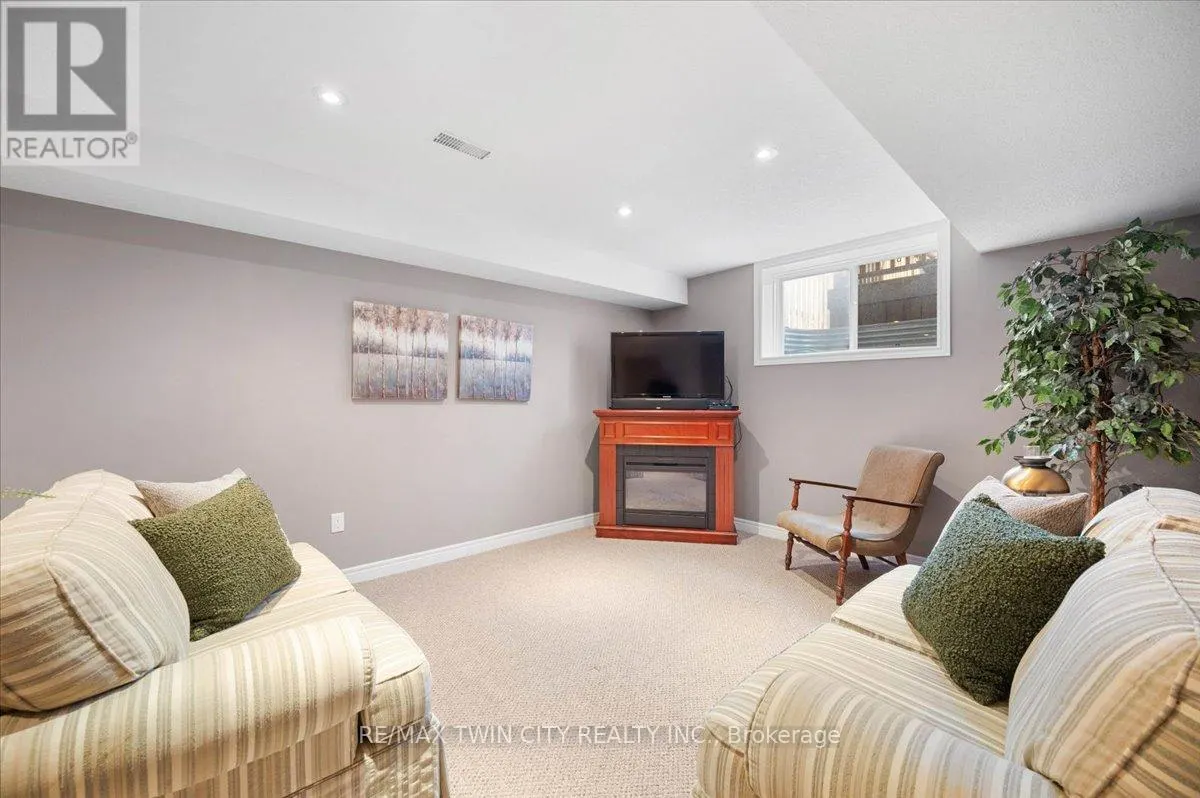 285 DOON SOUTH DRIVE