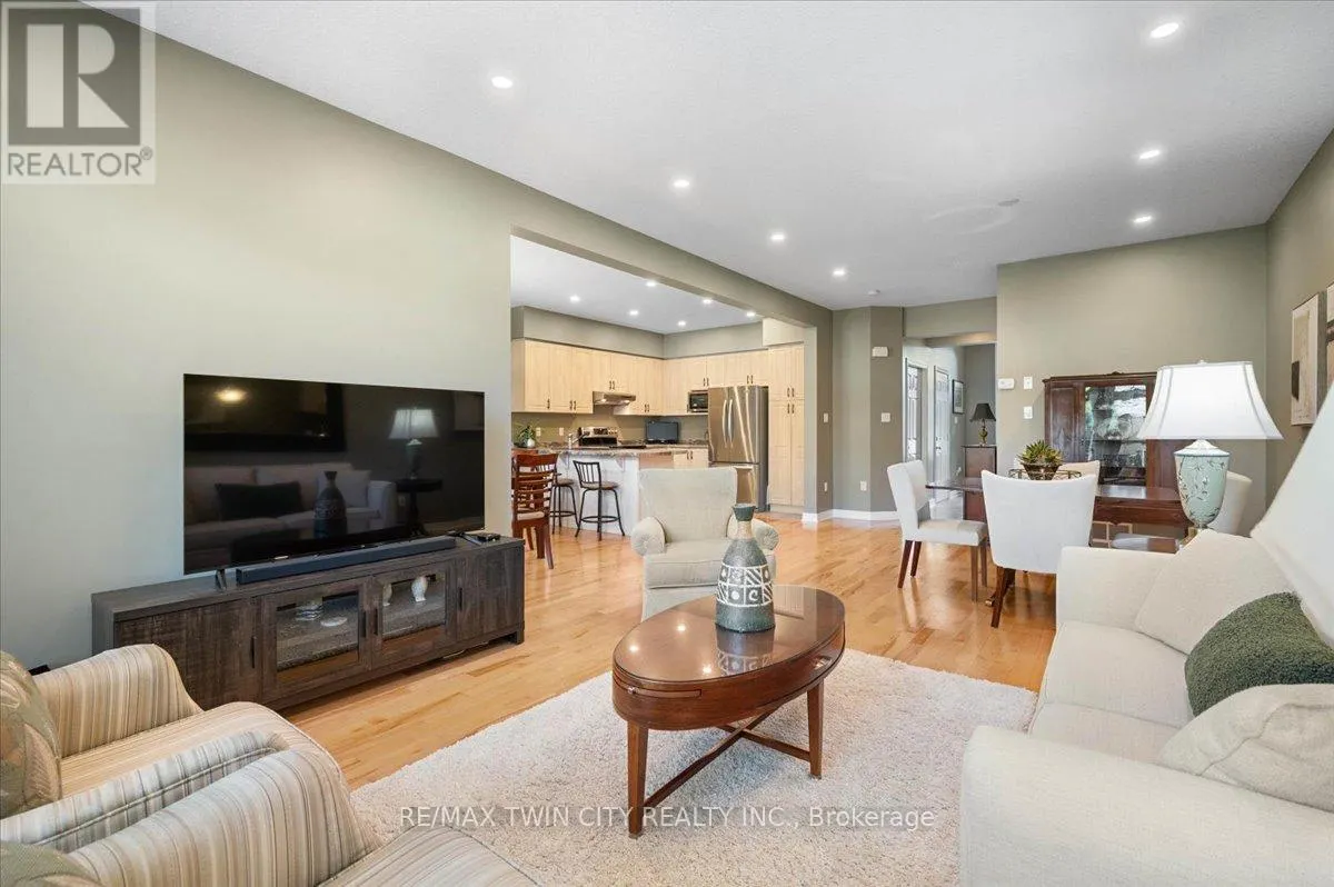 285 DOON SOUTH DRIVE