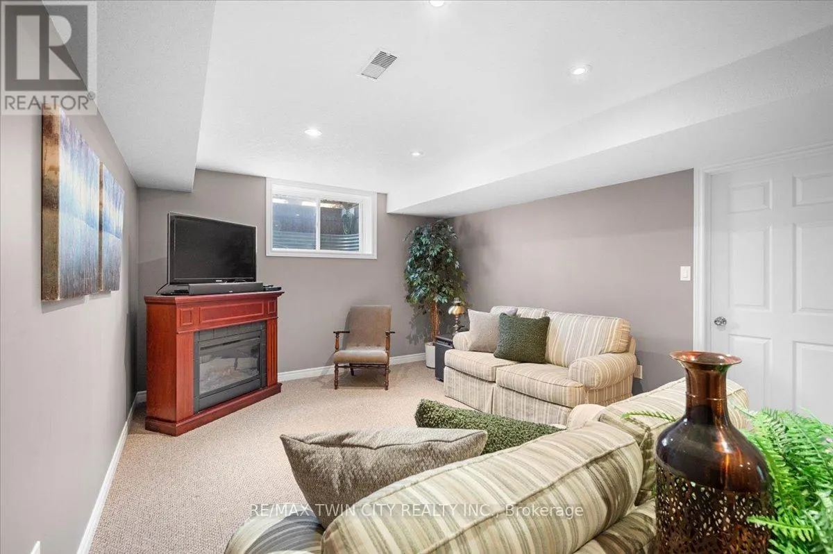 285 DOON SOUTH DRIVE