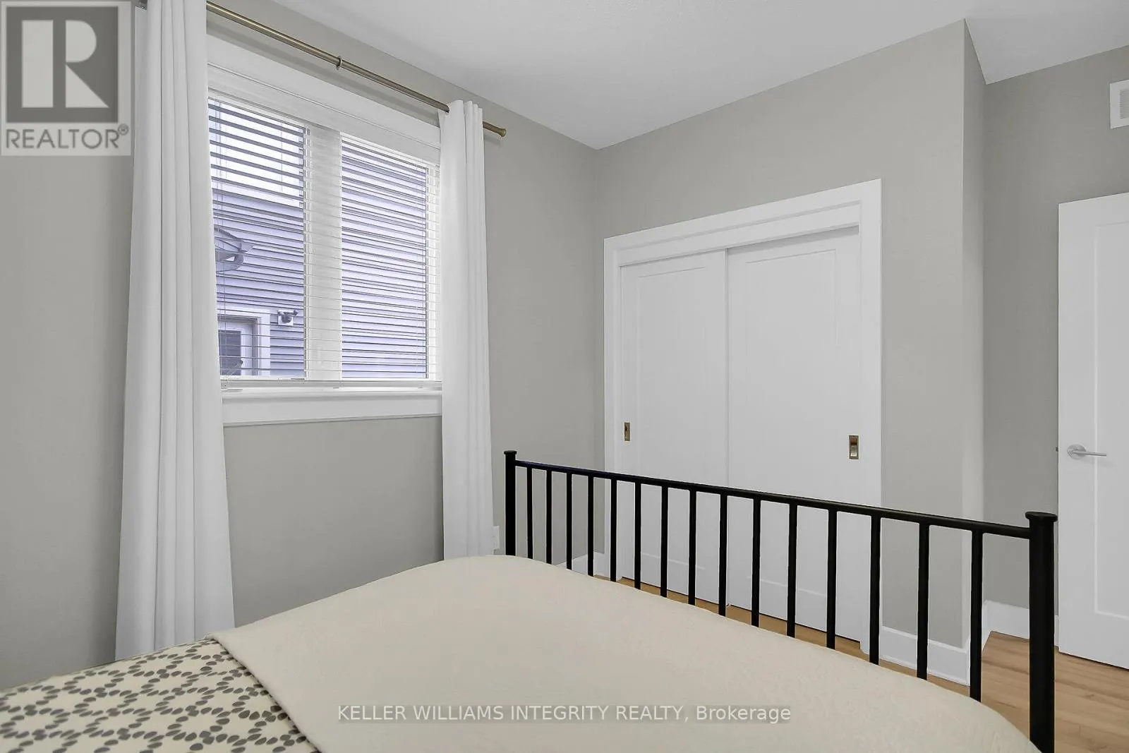 15 YORK CROSSING