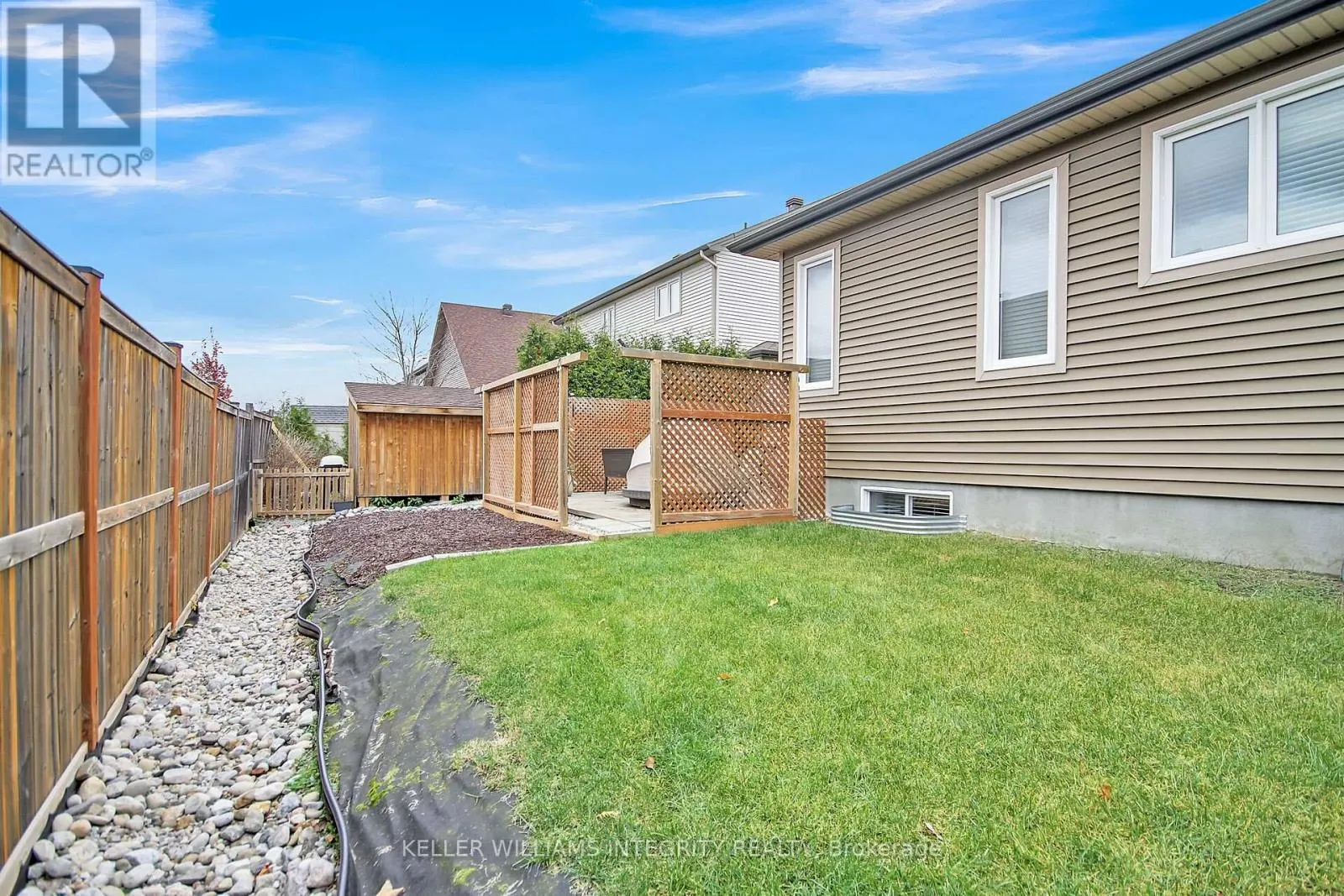15 YORK CROSSING