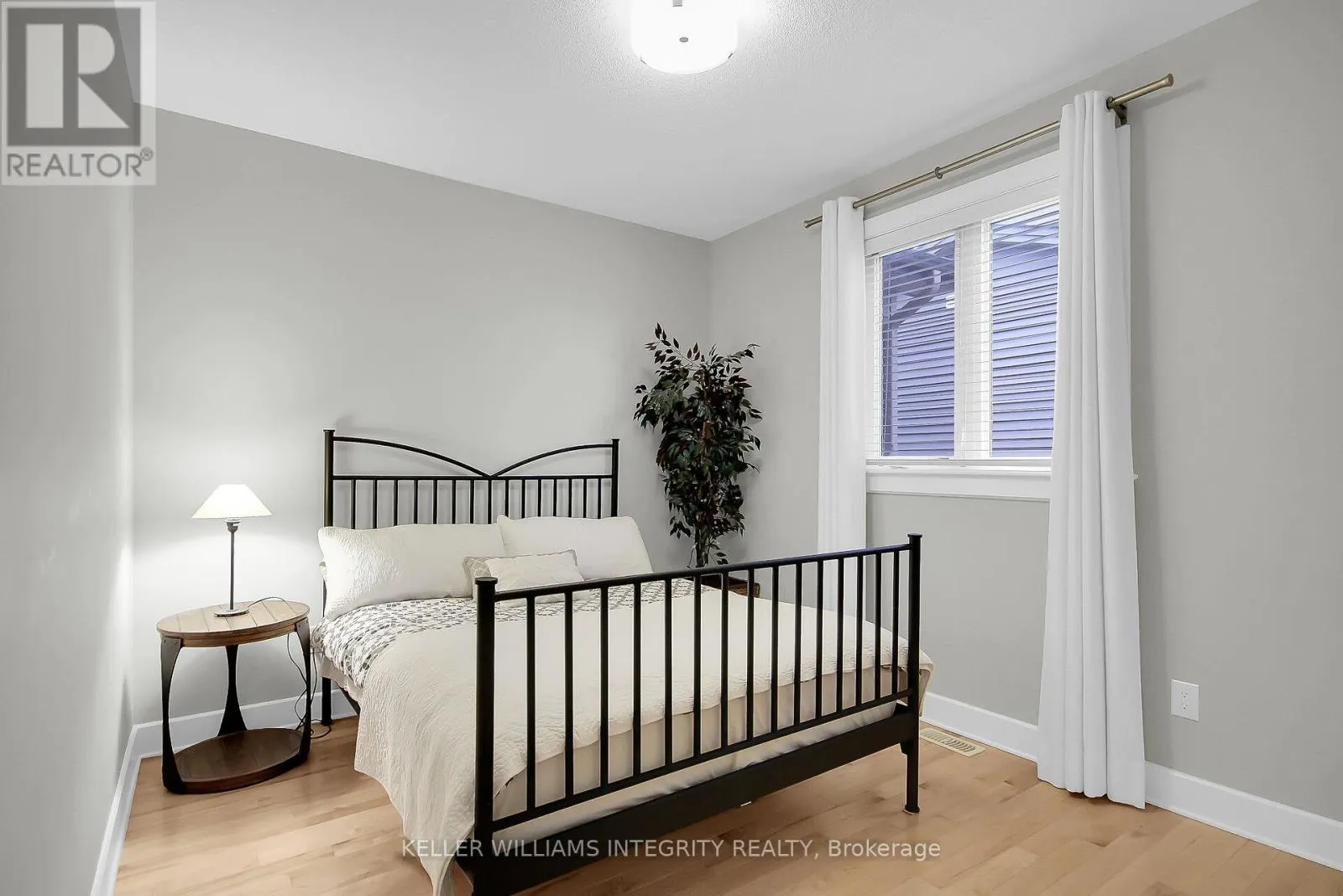 15 YORK CROSSING