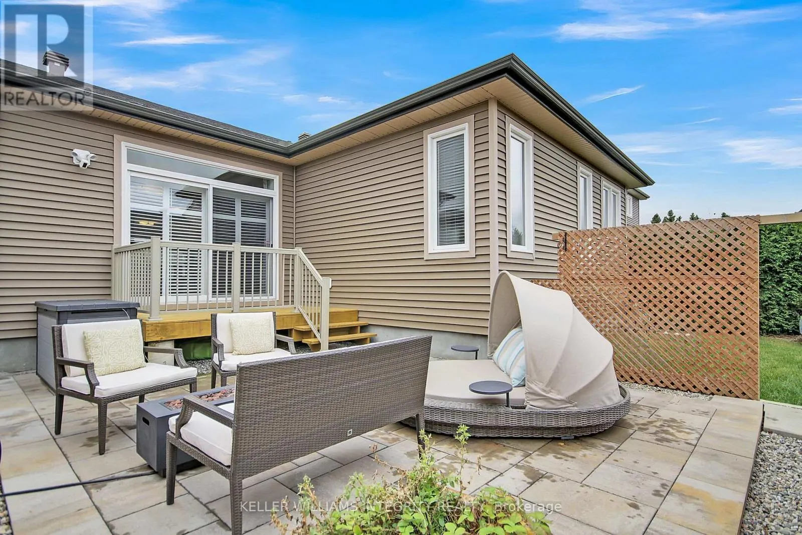 15 YORK CROSSING