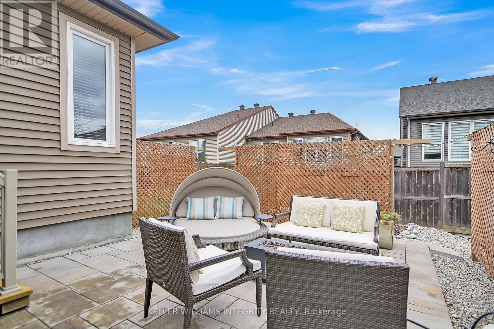 15 YORK CROSSING