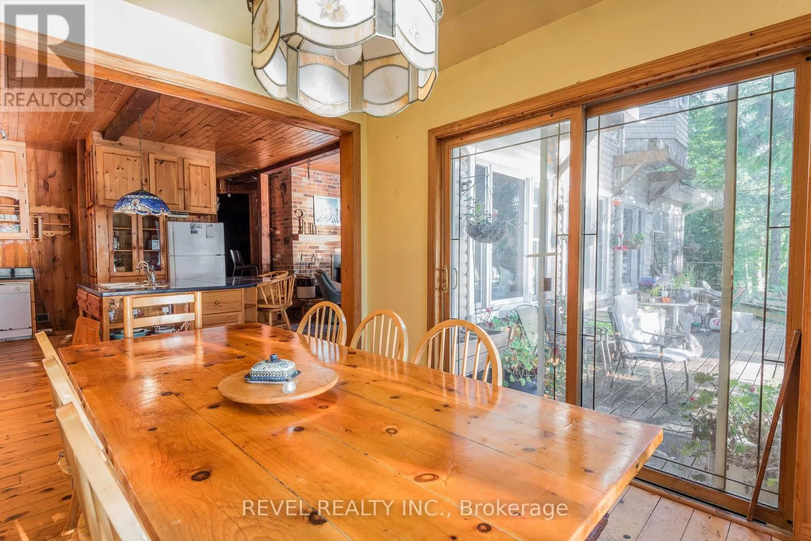 852 BIRCHVIEW ROAD