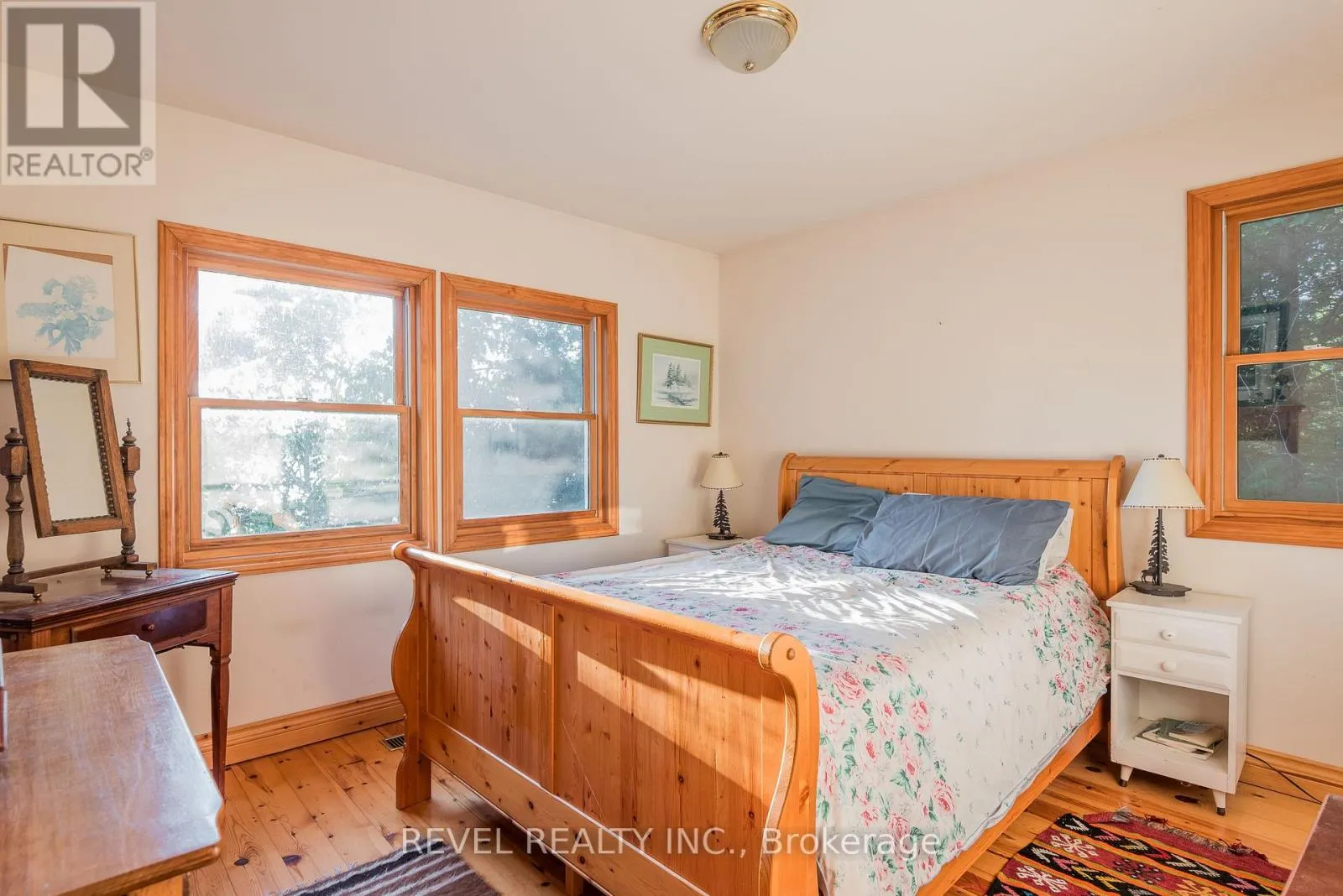 852 BIRCHVIEW ROAD