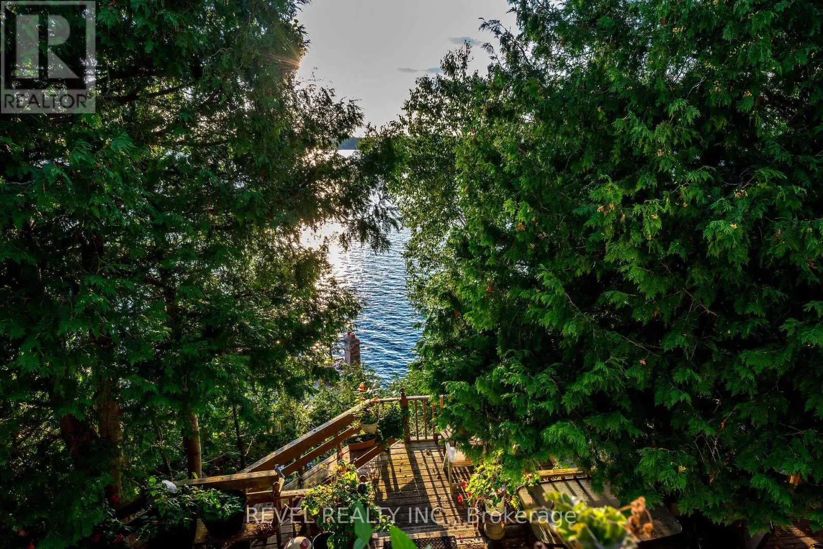 852 BIRCHVIEW ROAD