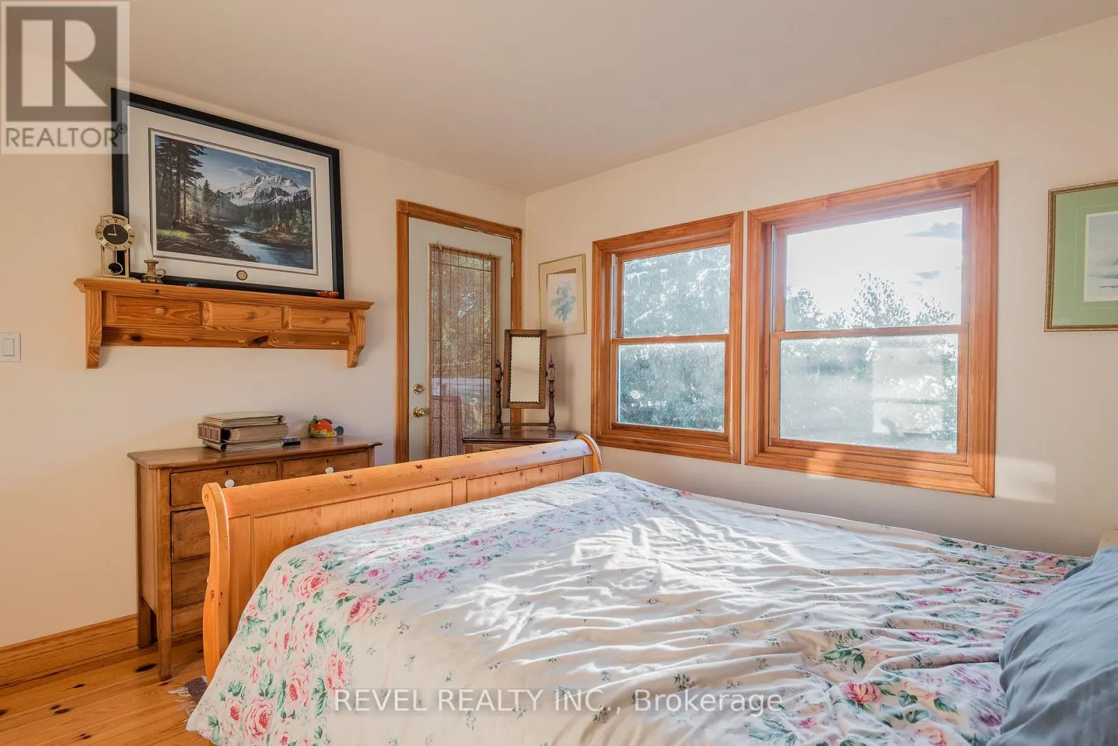 852 BIRCHVIEW ROAD