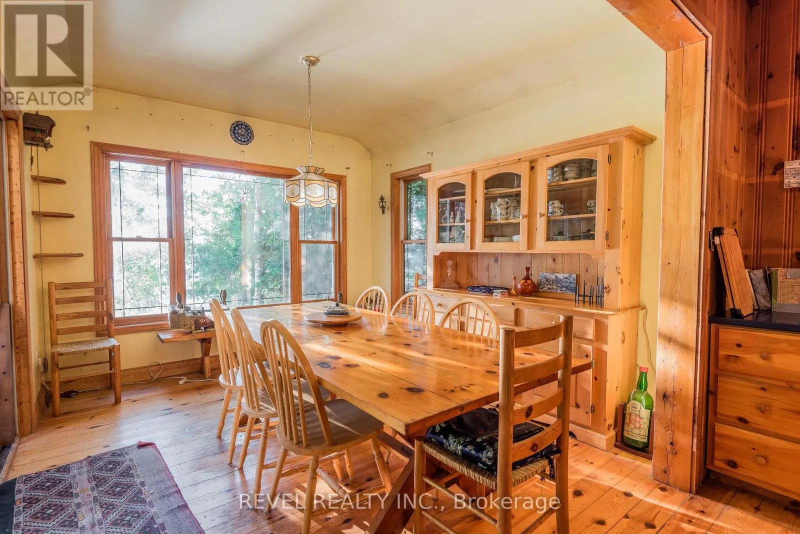 852 BIRCHVIEW ROAD