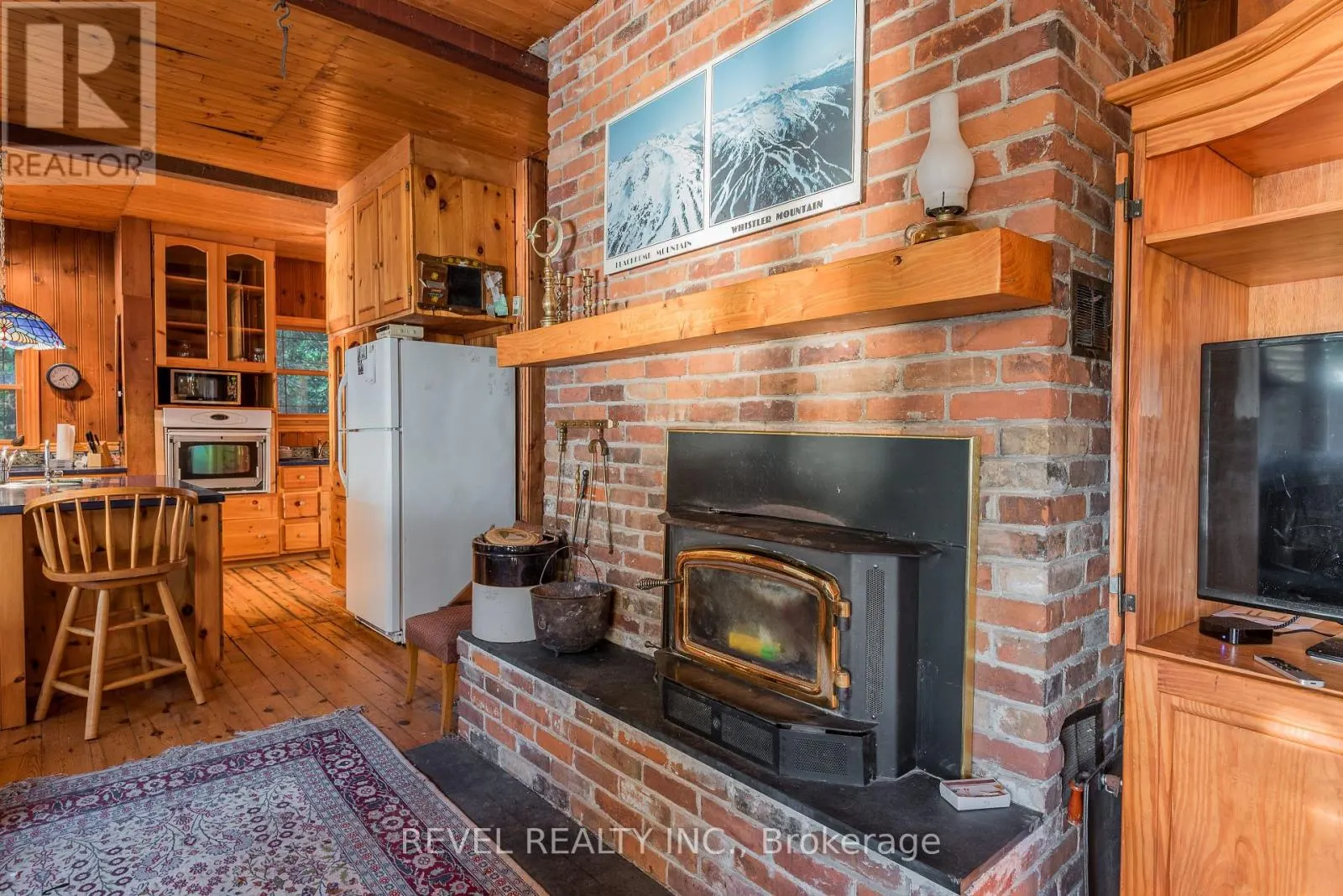 852 BIRCHVIEW ROAD