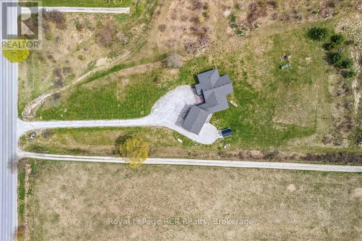 438811 GREY 15 ROAD