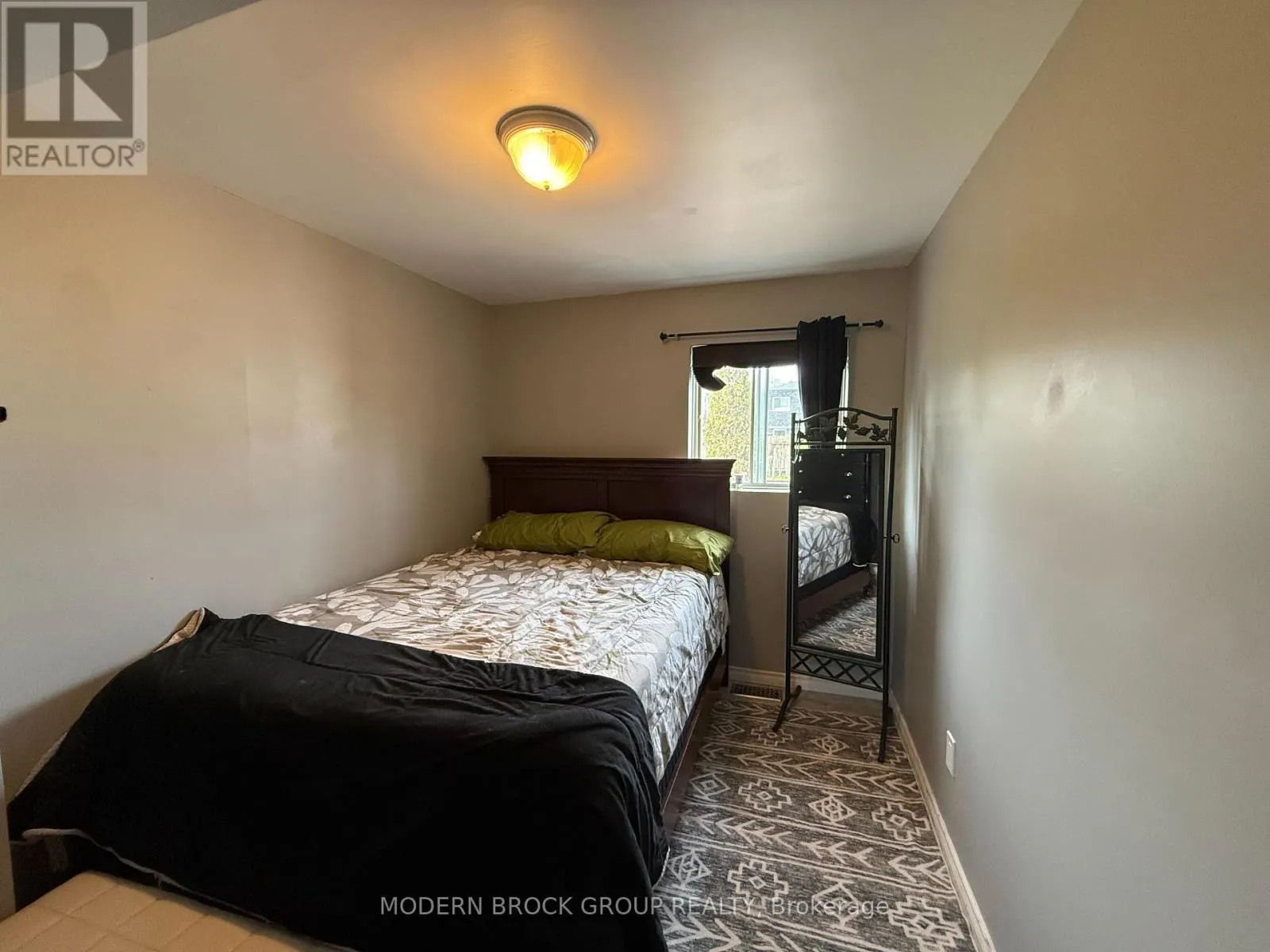 1350 LINDEN CRESCENT