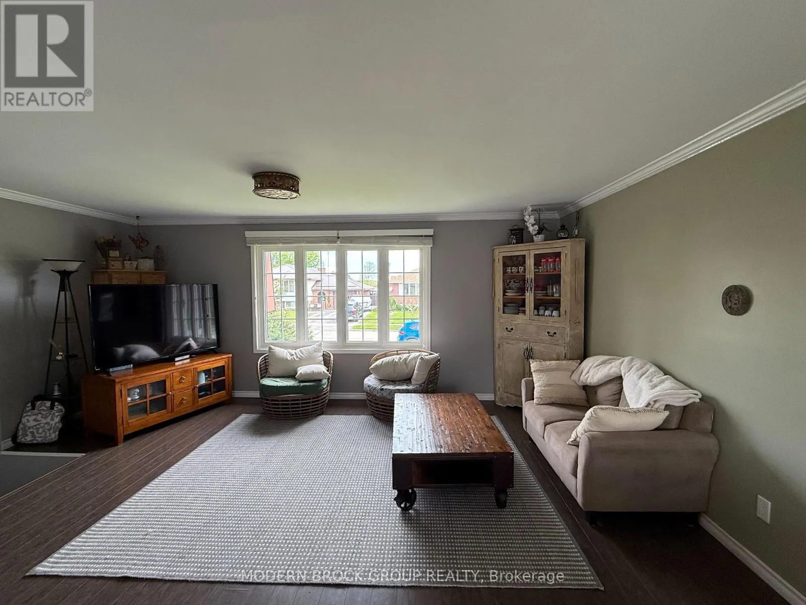 1350 LINDEN CRESCENT