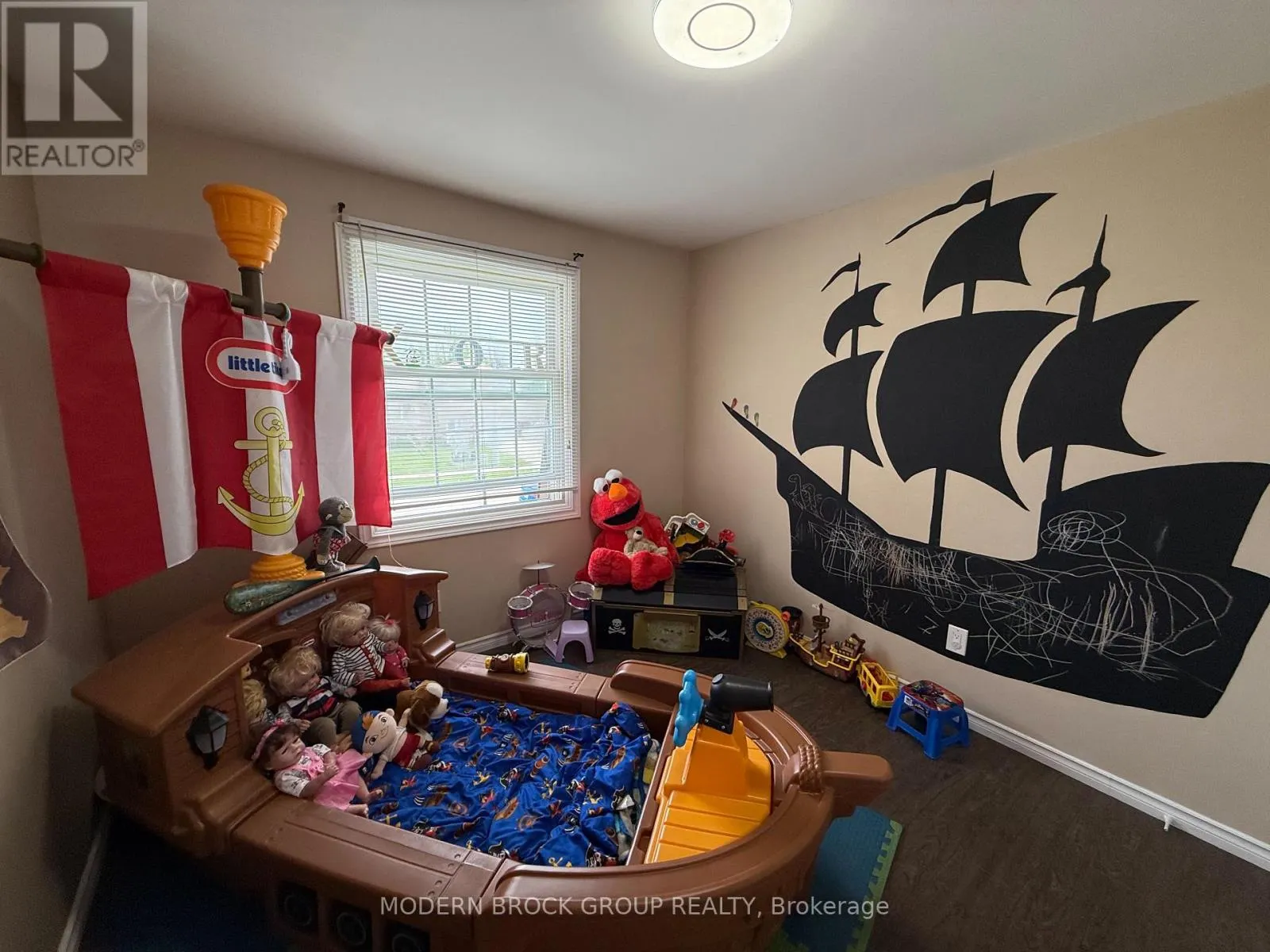 1350 LINDEN CRESCENT