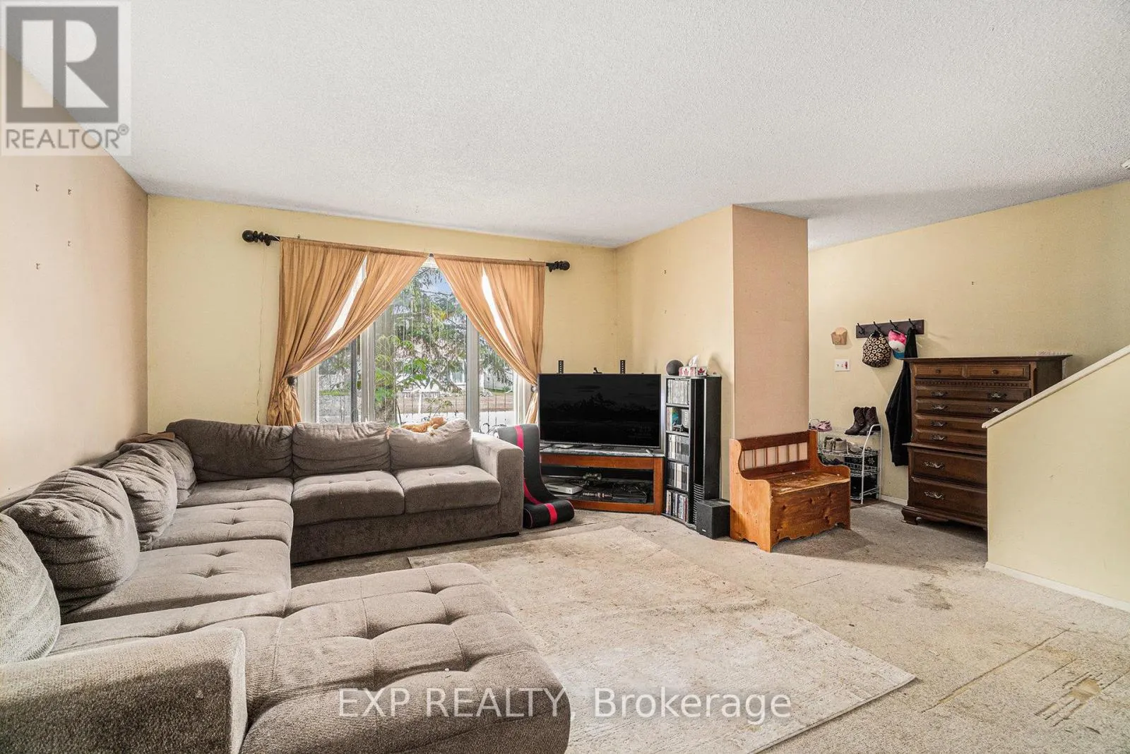 983 MACKENZIE ROAD