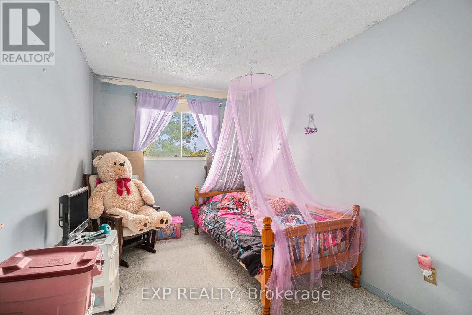 983 MACKENZIE ROAD