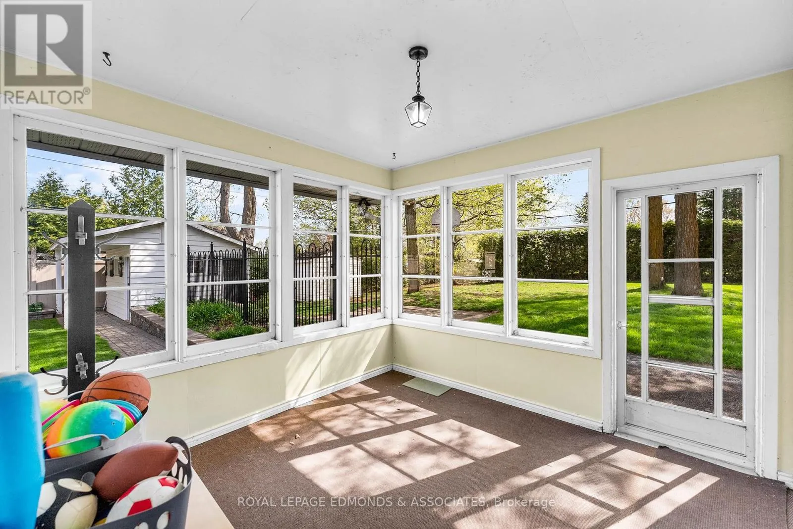 603 GLENWOOD DRIVE